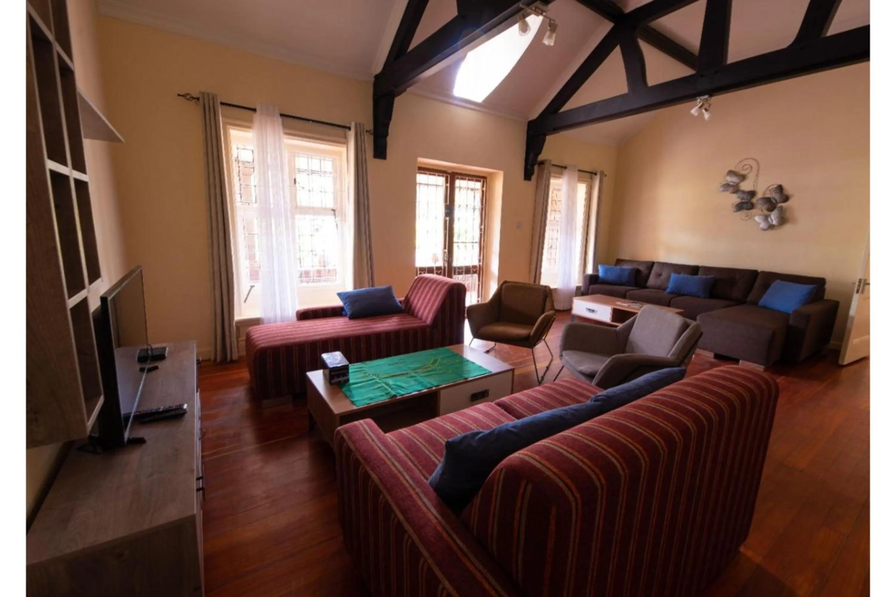 Communal lounge/ TV room in Kongoni House