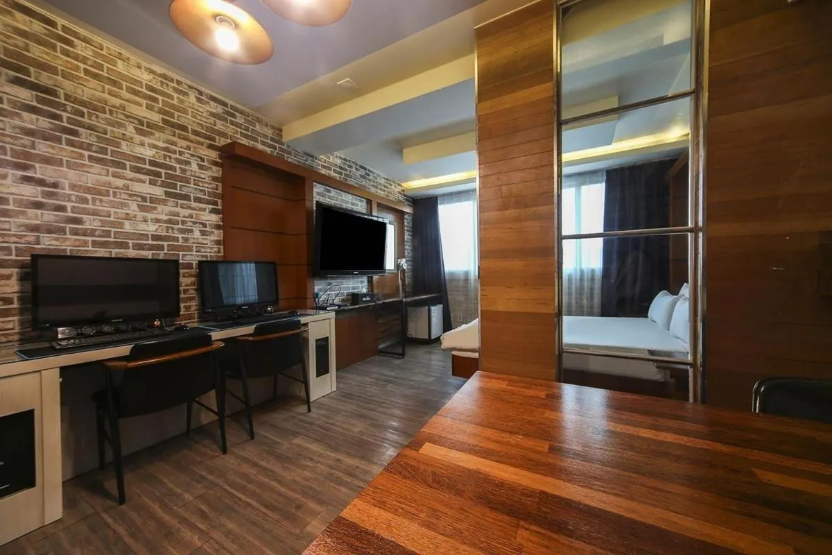 Photo of the whole room in Hwamyeong Sky Hotel