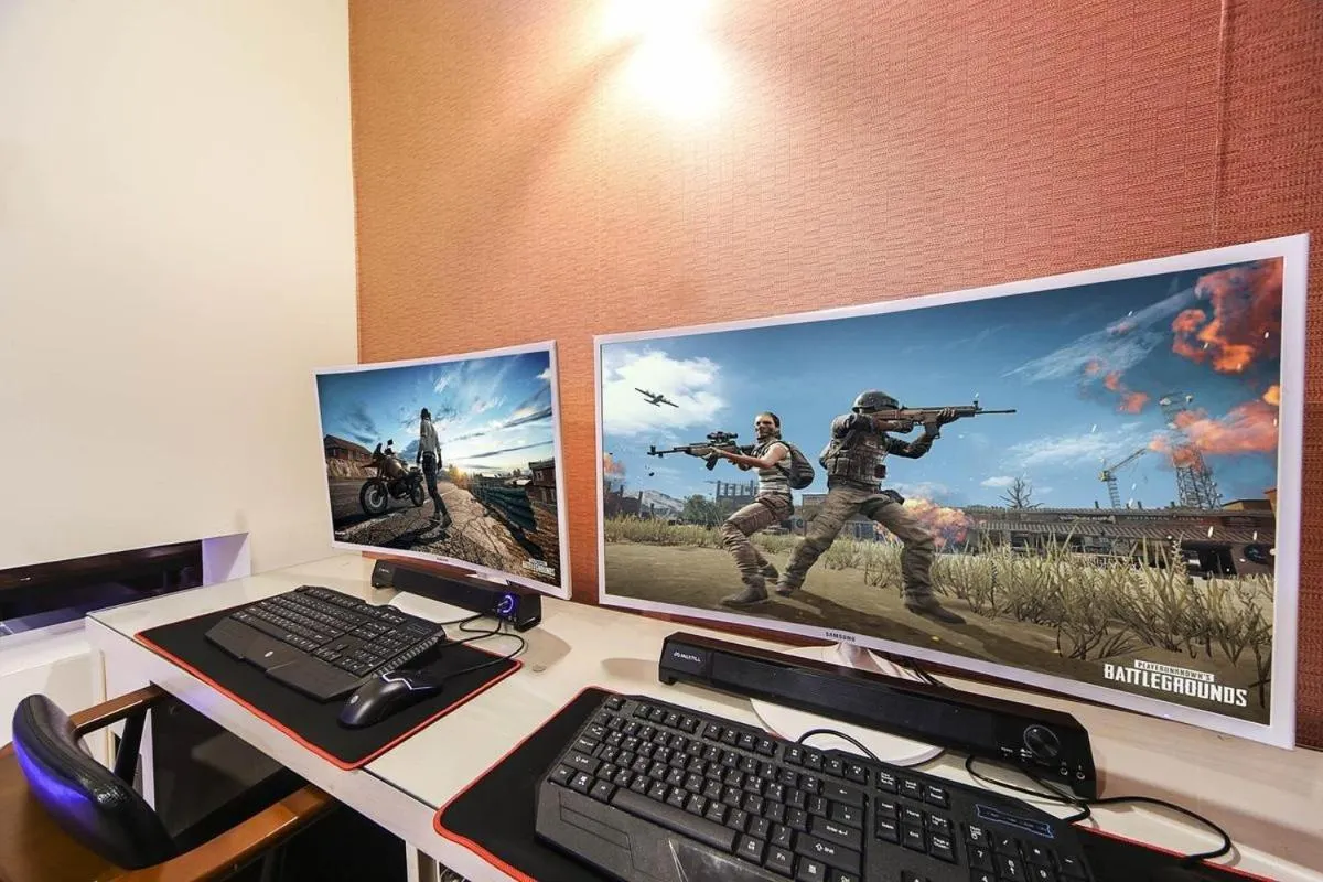 Evening entertainment in Hwamyeong Sky Hotel