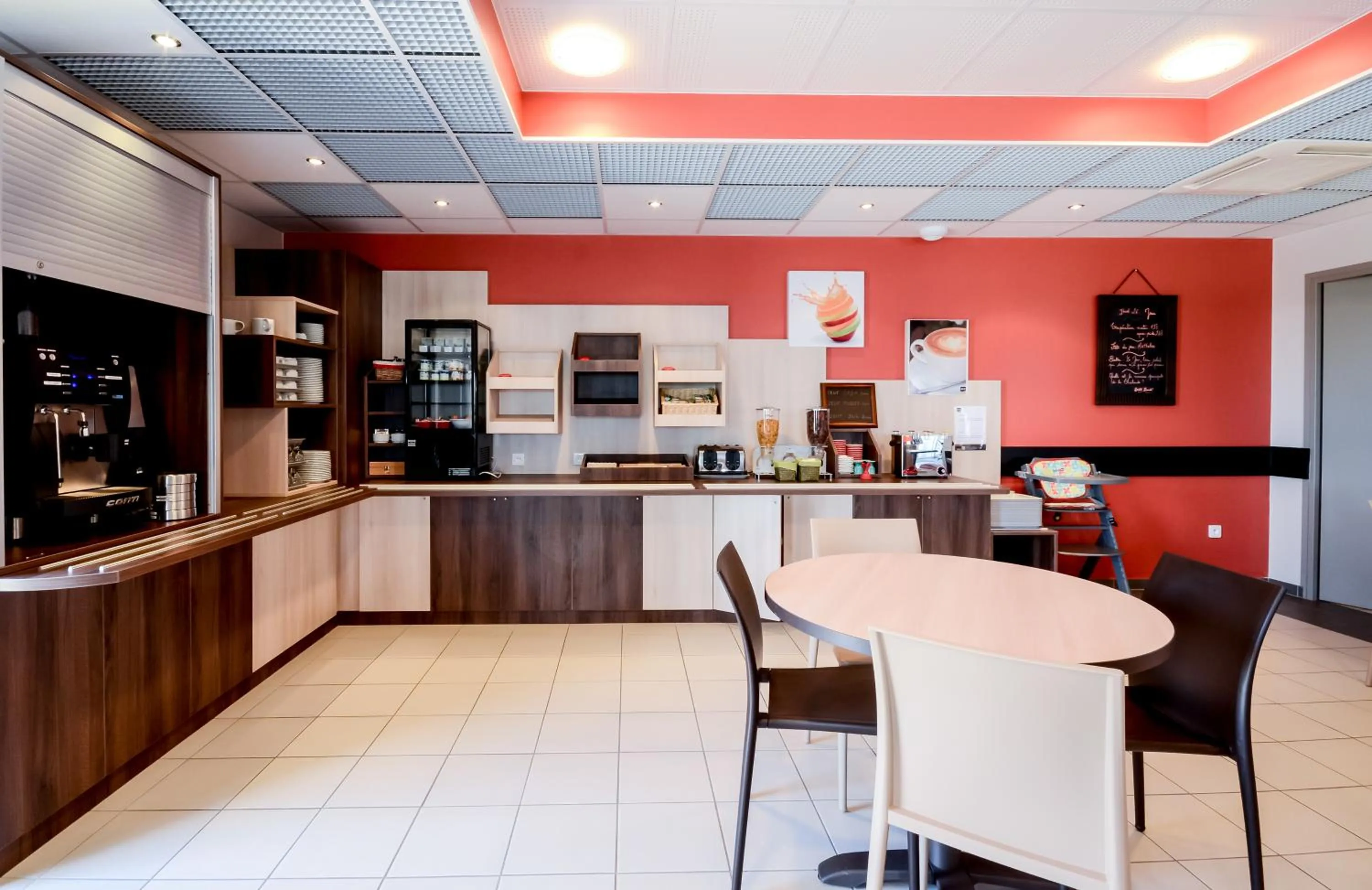 Restaurant/places to eat in Ace Hotel Annecy