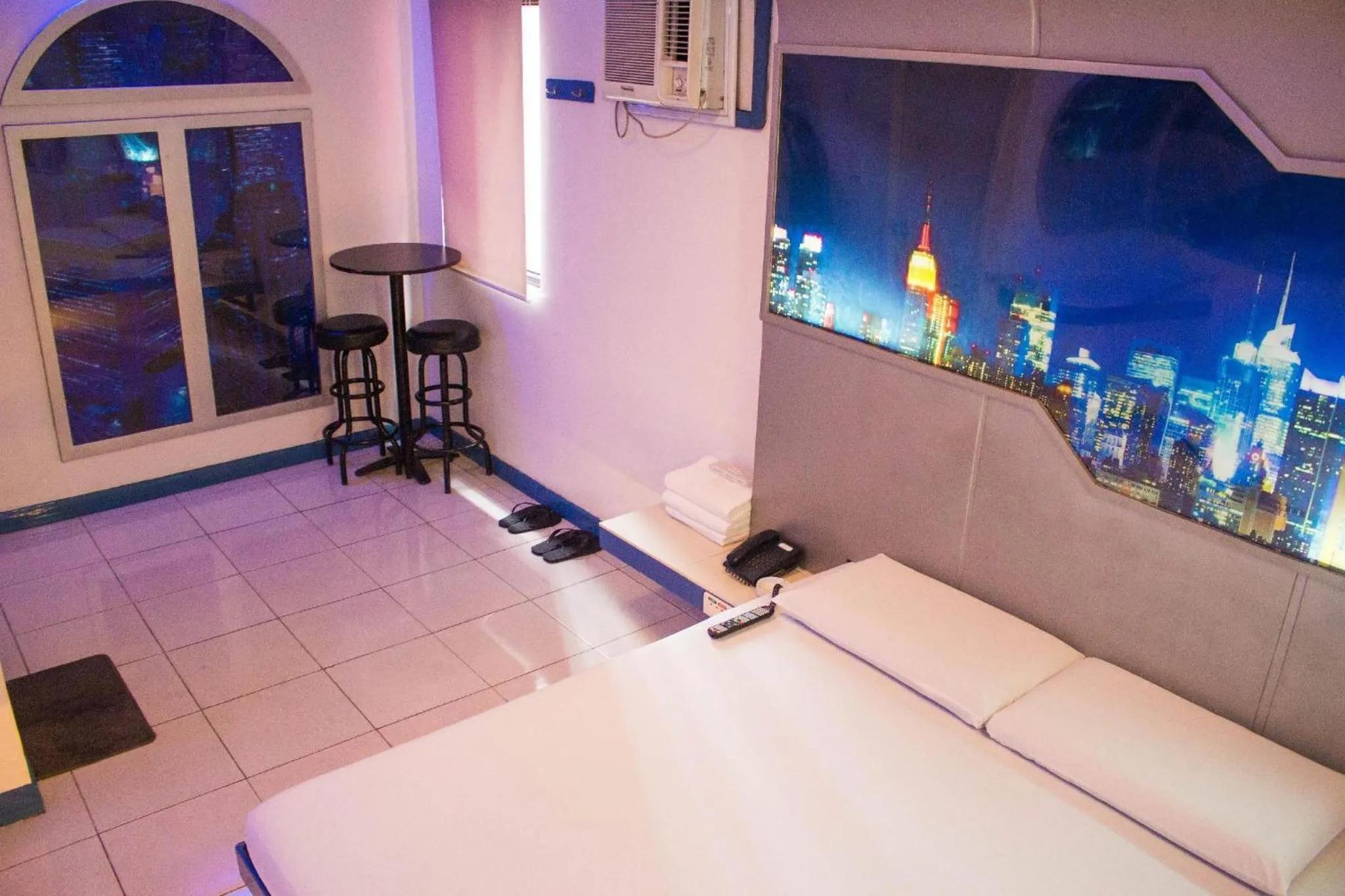 Living room, Bed in Astrotel Monumento