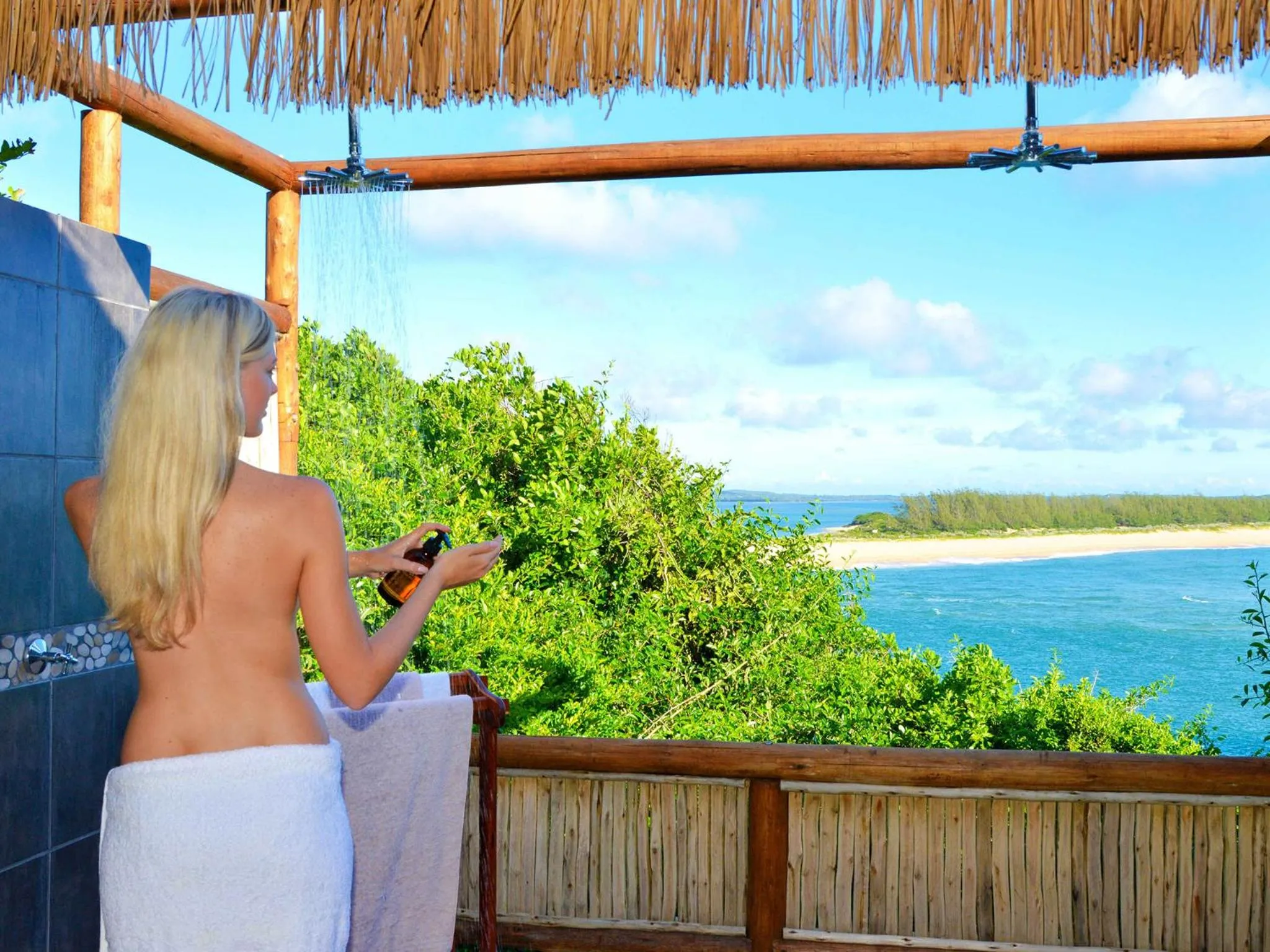 Shower in Machangulo Beach Lodge