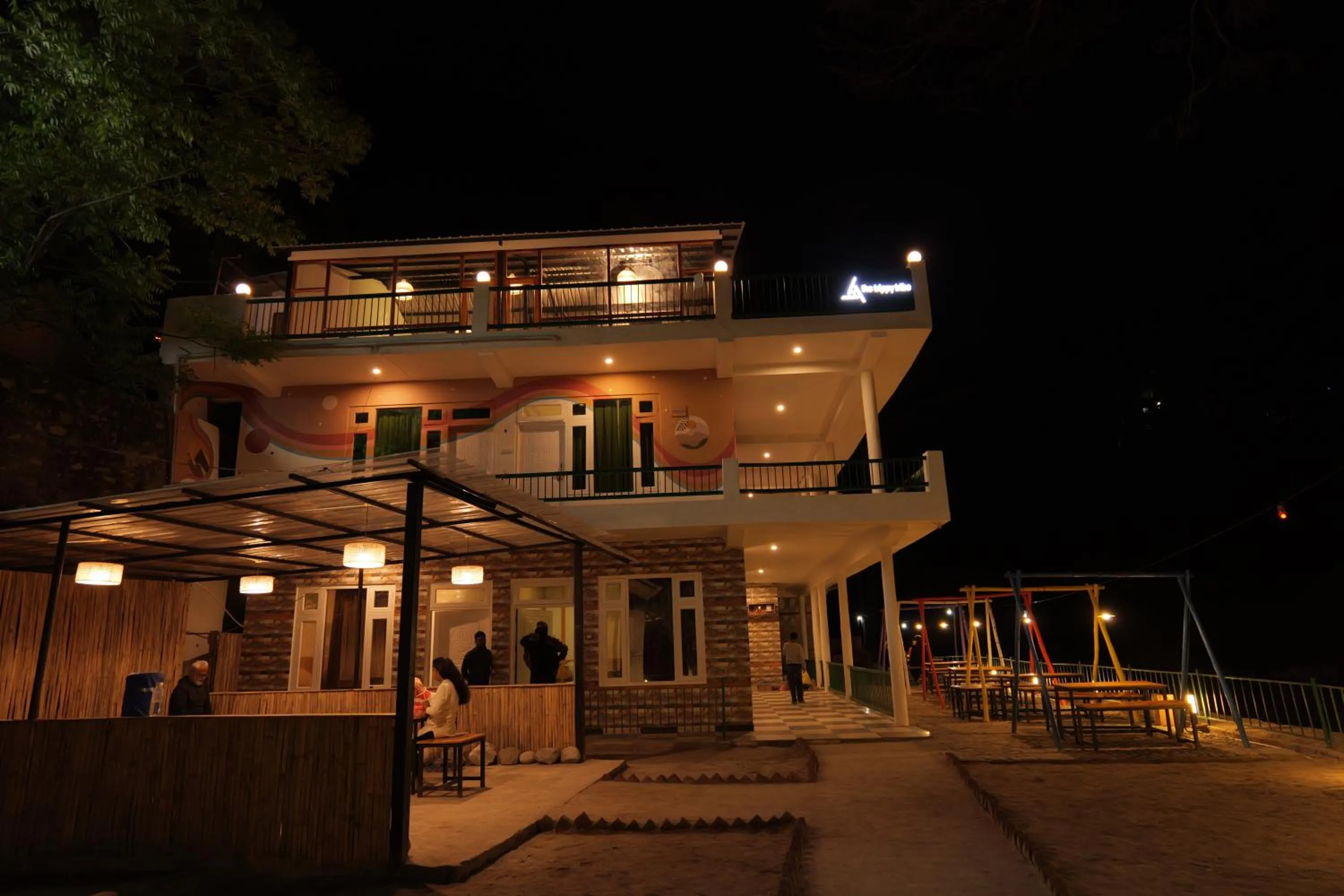 Property building in The Trippy Tribe Riverside Hostel Kasol