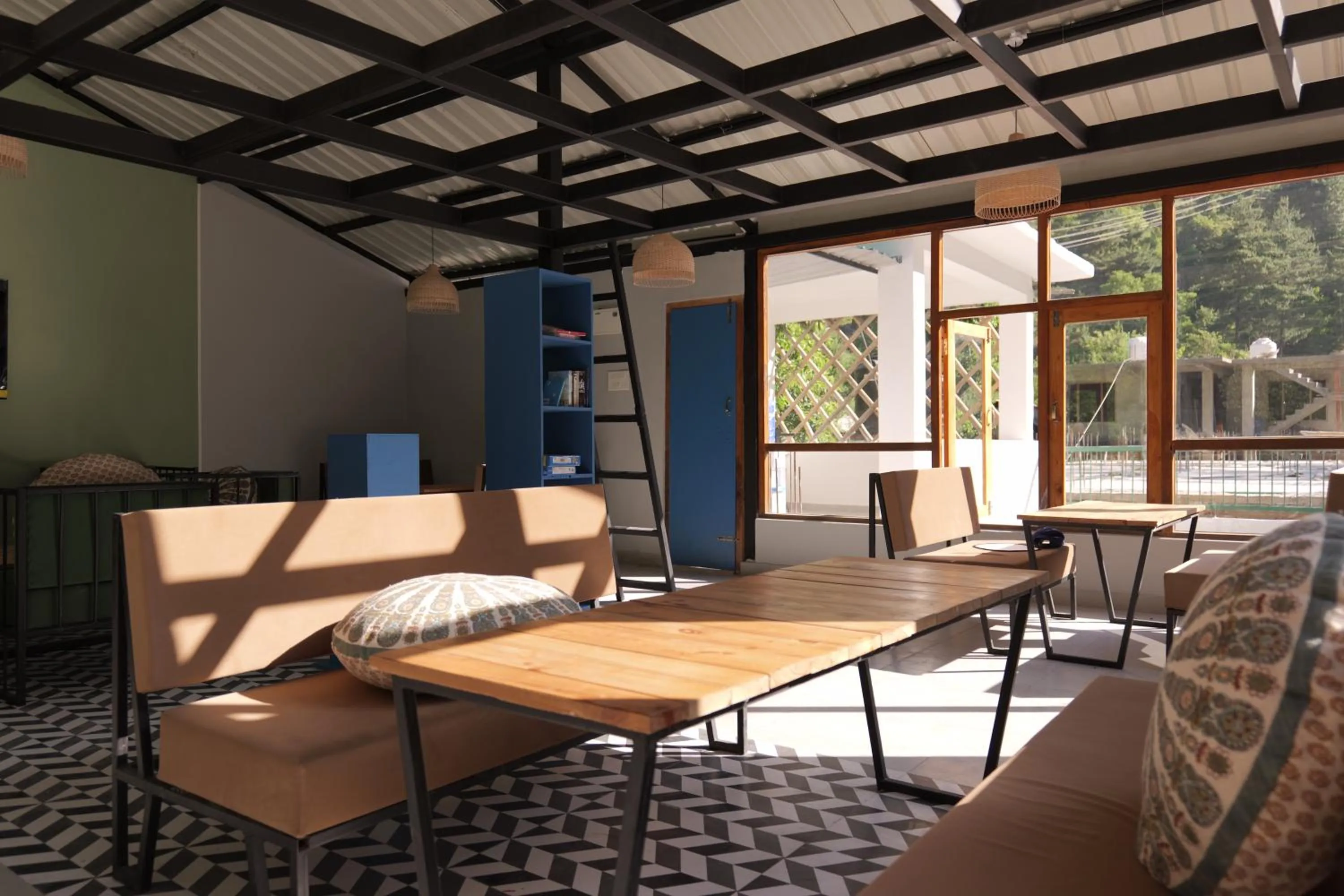 The Trippy Tribe Riverside Hostel Kasol