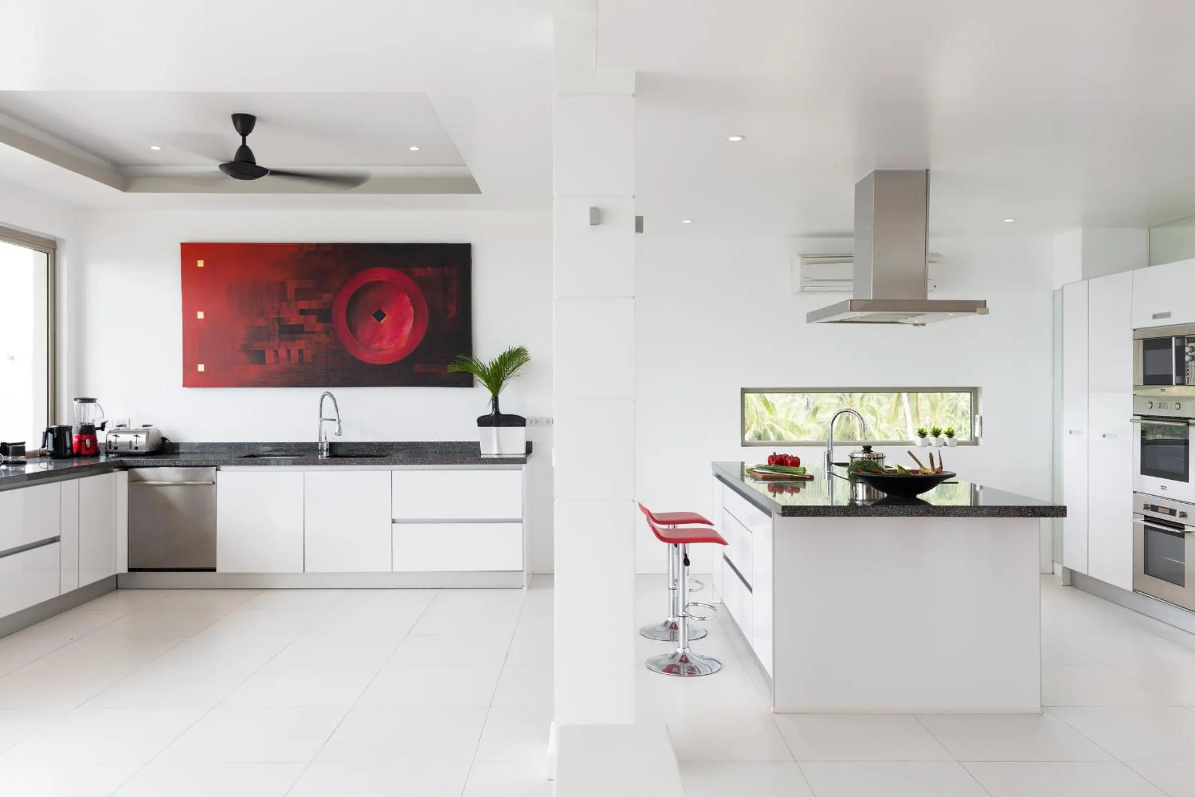 Kitchen or kitchenette in Villa Jaliza - Chaweng Noi