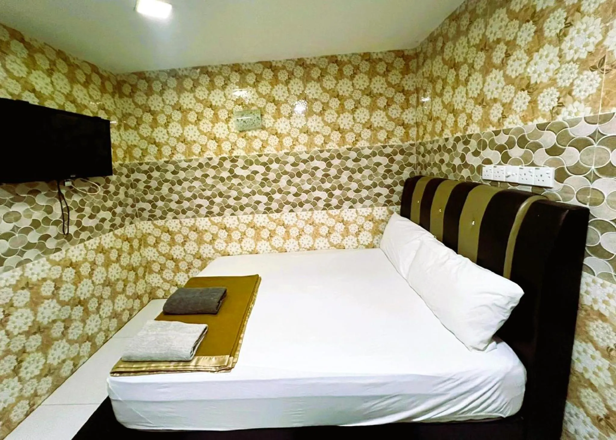 Bedroom, Bed in ARK Taman Melawati Hotel