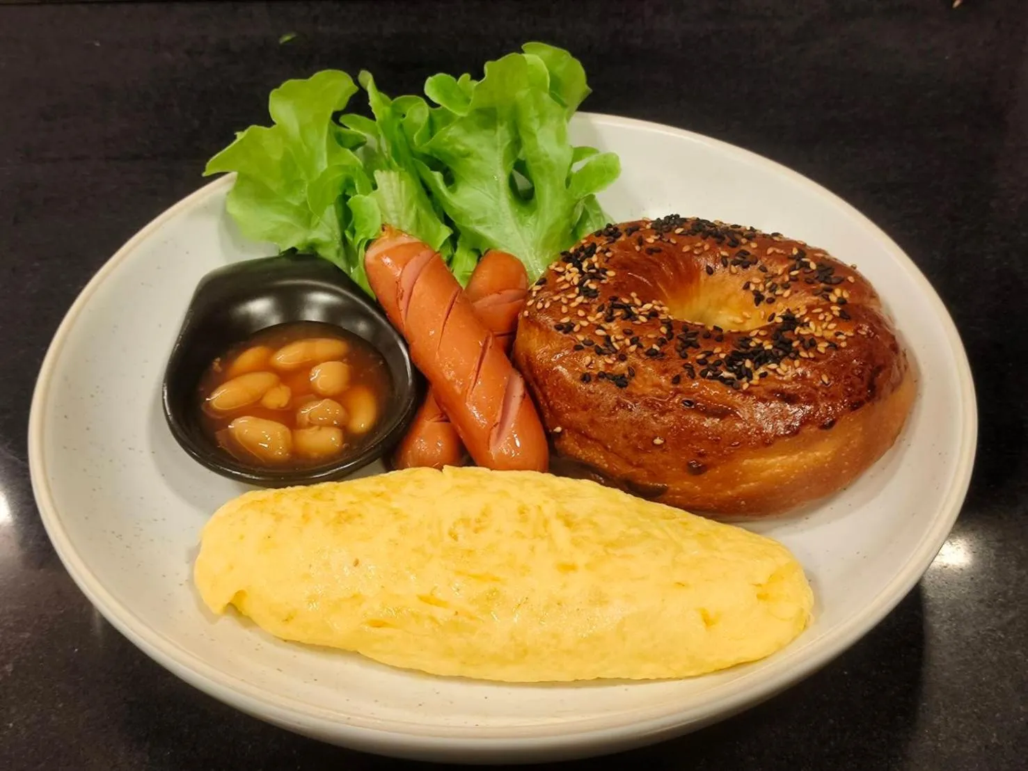 Food in Big Sun Residences By iRETREAT