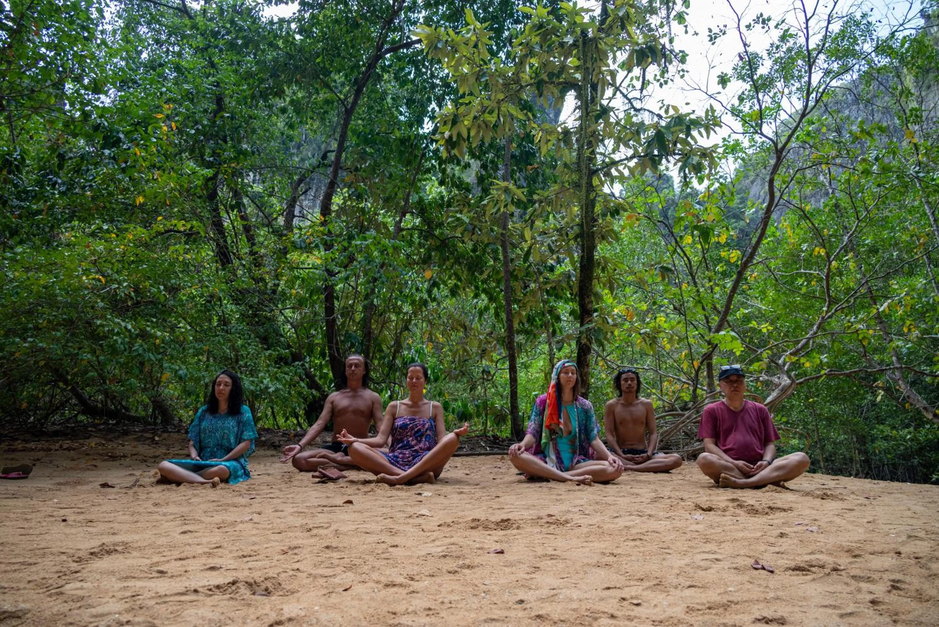 People in Big Sun Residences By iRETREAT