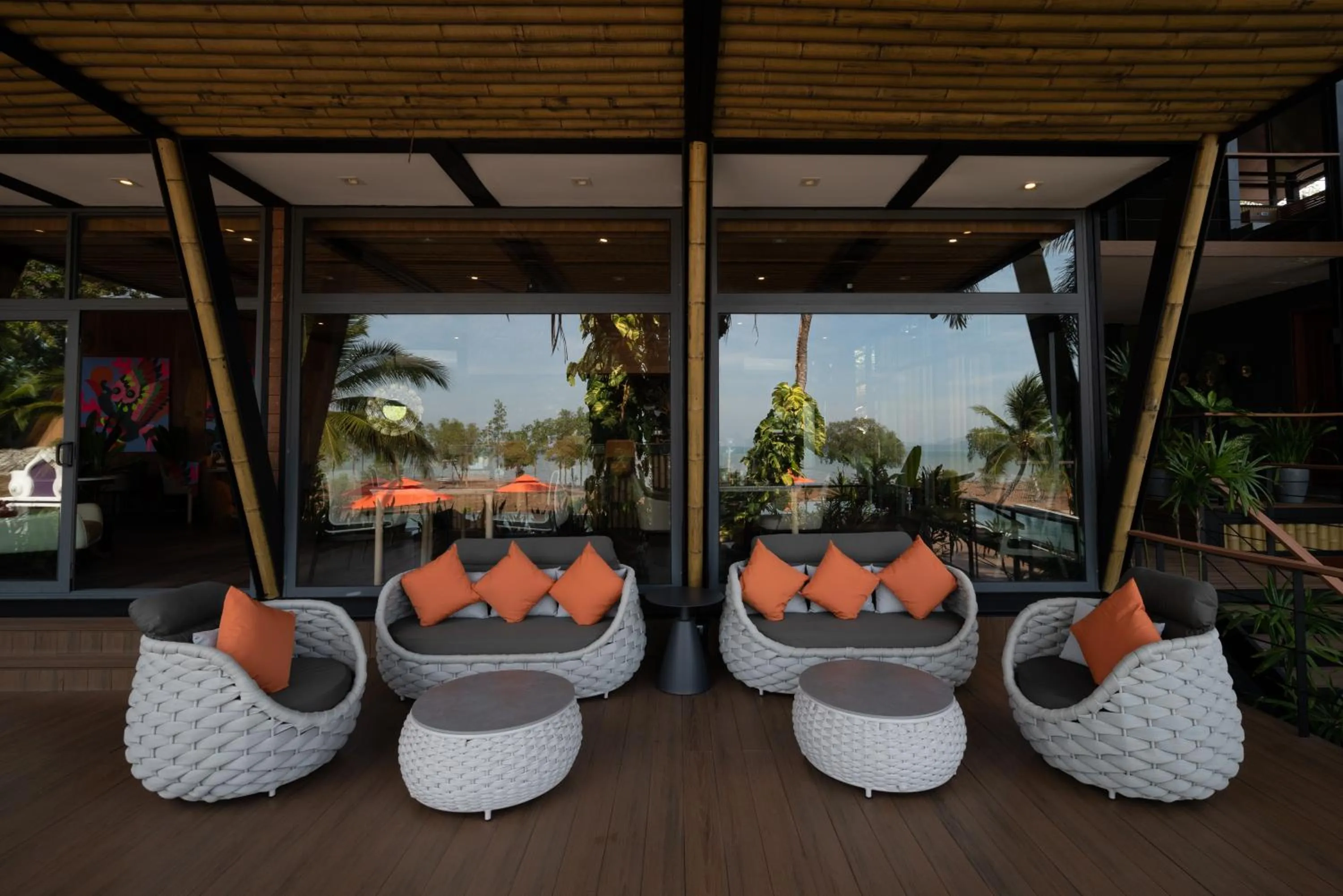 Restaurant/places to eat in Big Sun Residences By iRETREAT