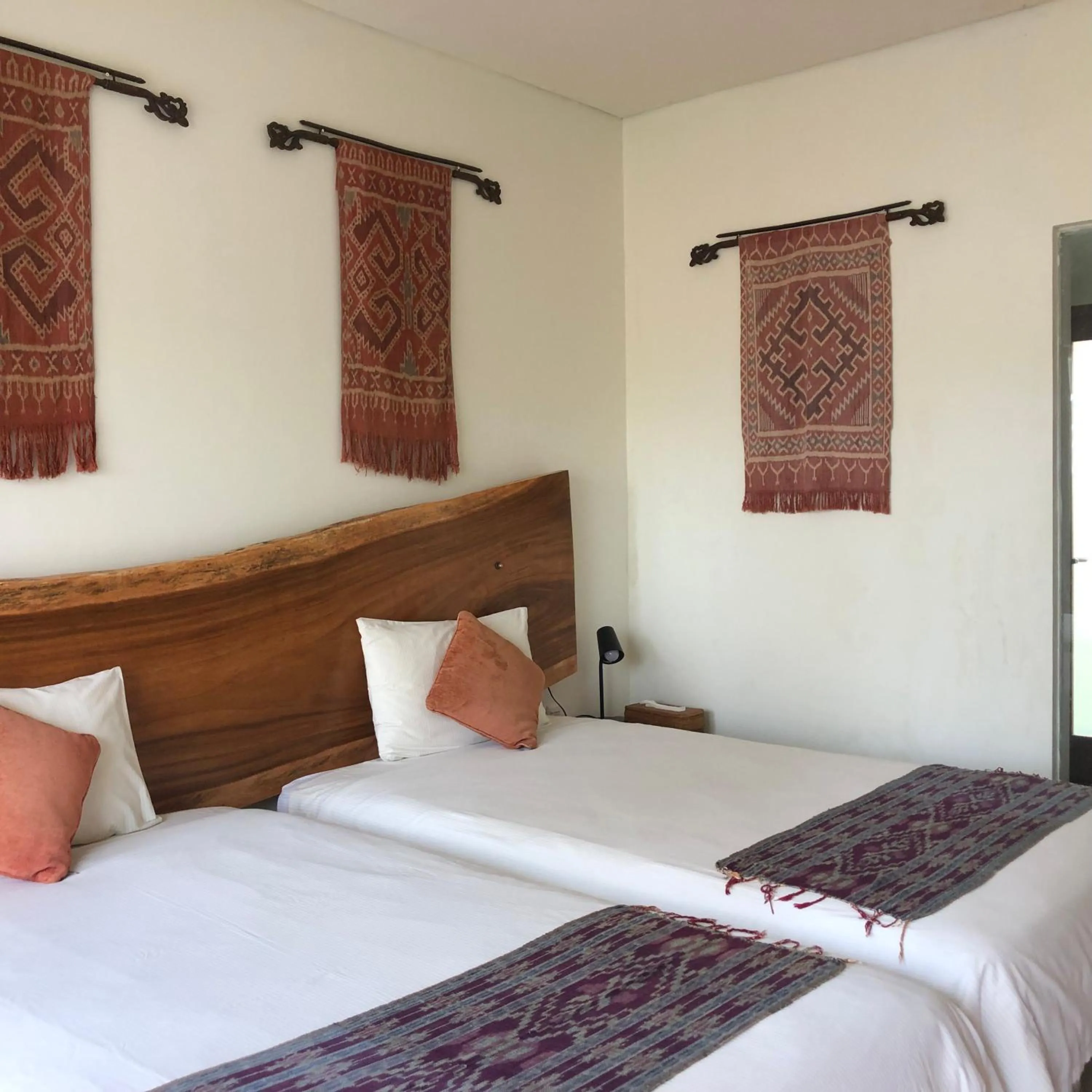 Bedroom, Bed in Villa Karingal