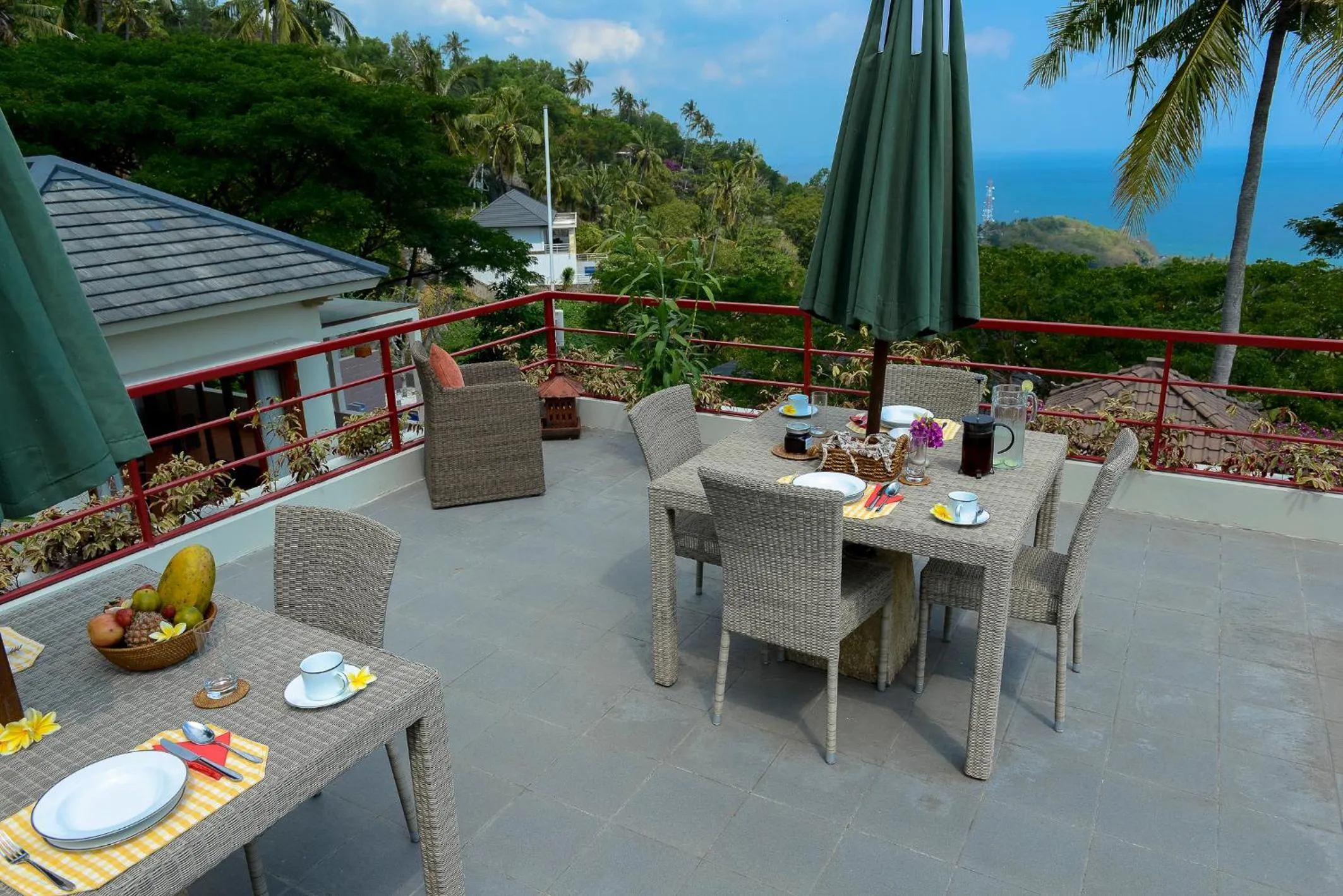 Restaurant/places to eat in Villa Karingal