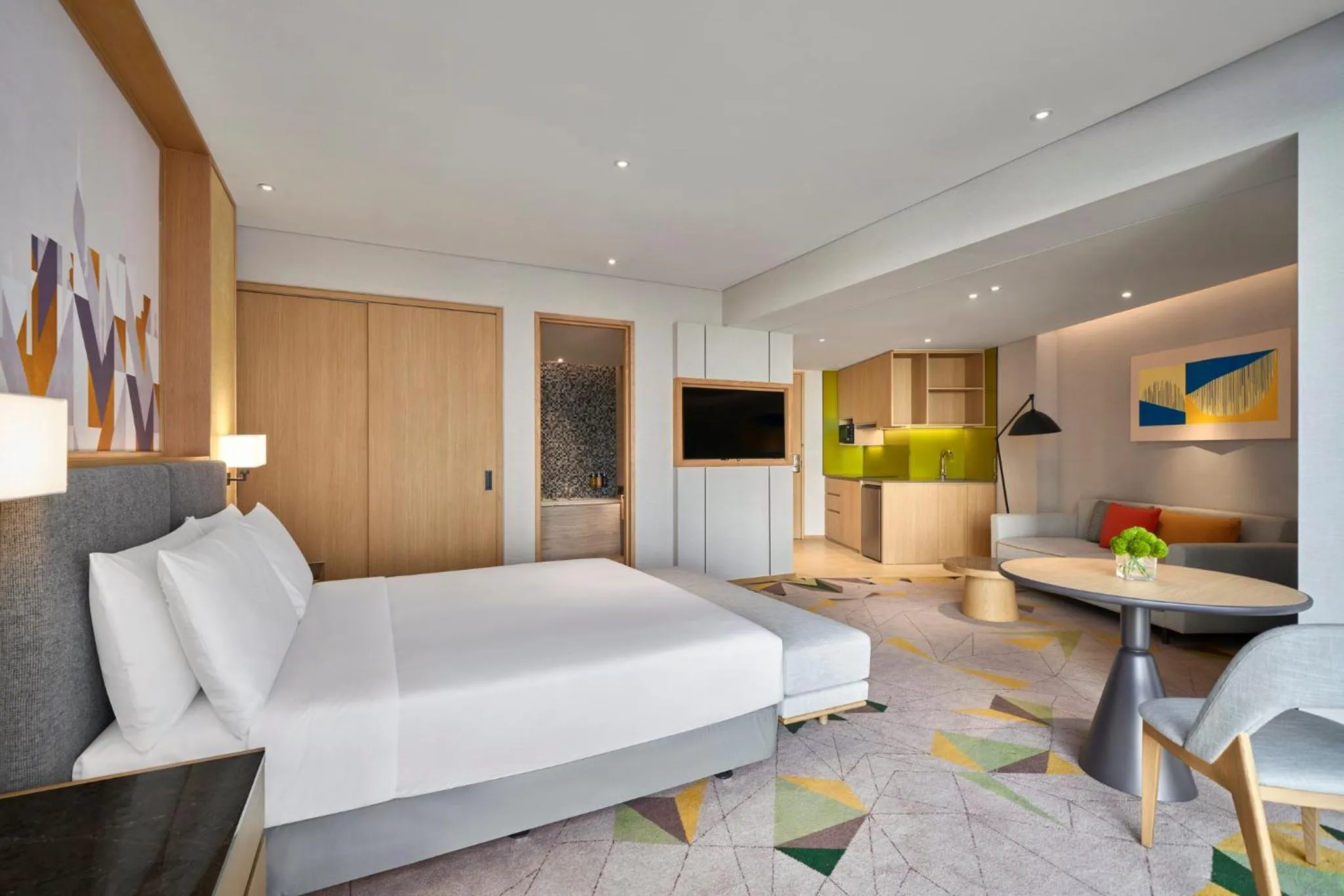 Photo of the whole room, Bed in Holiday Inn & Suites Vientiane by IHG