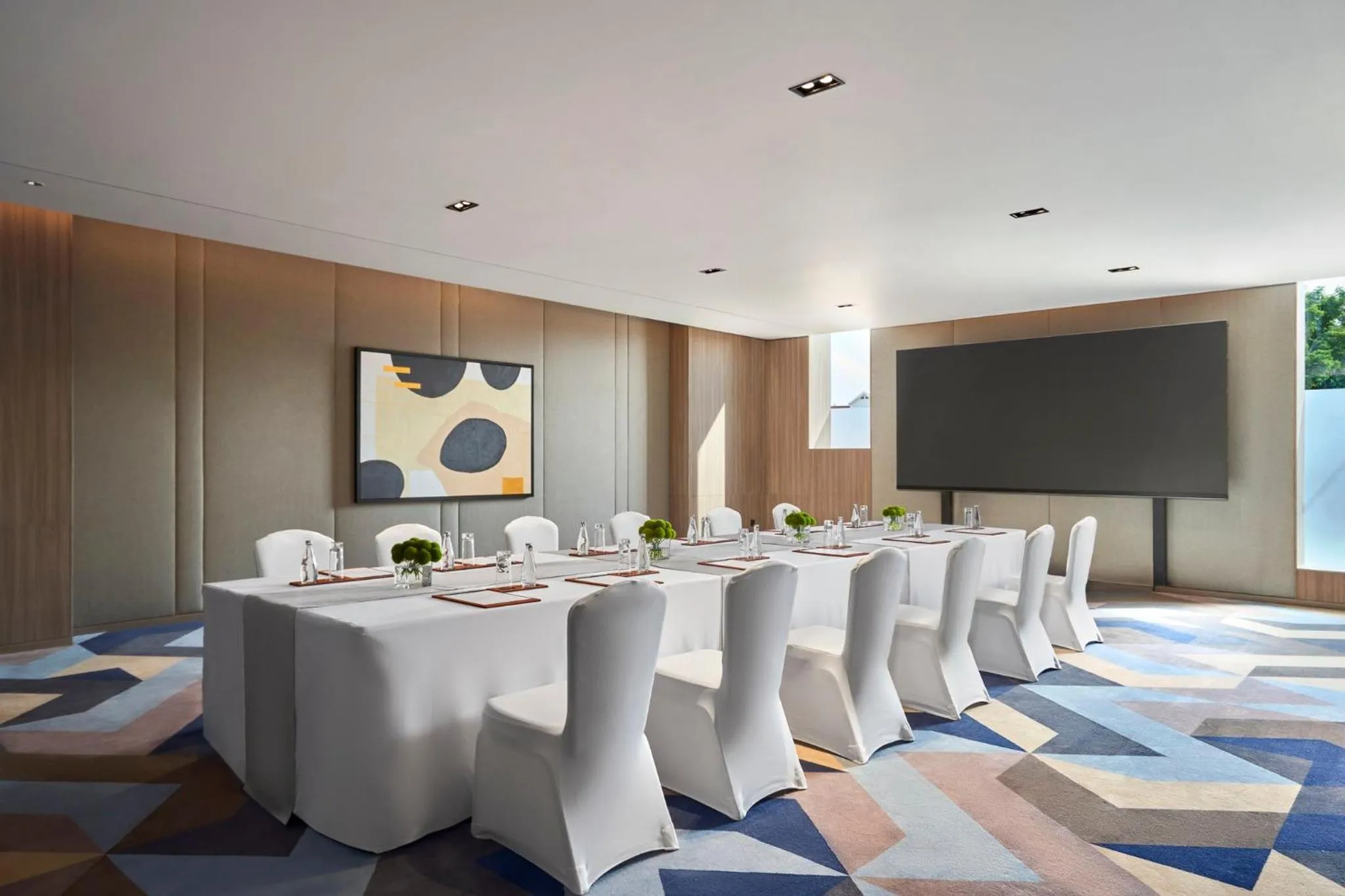 Meeting/conference room in Holiday Inn & Suites Vientiane by IHG