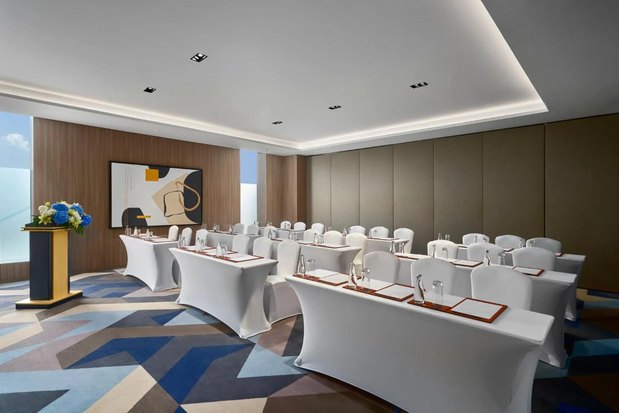 Meeting/conference room in Holiday Inn & Suites Vientiane by IHG
