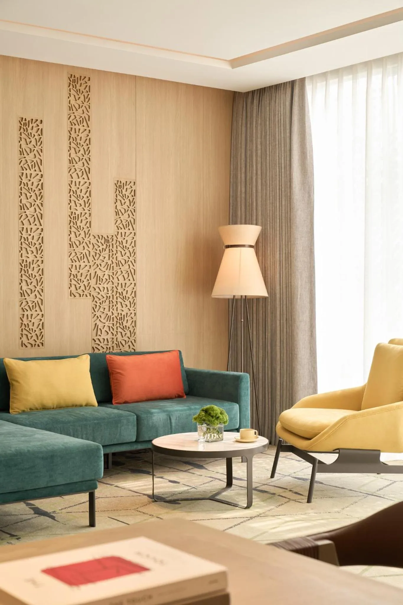 Lounge or bar in Holiday Inn & Suites Vientiane by IHG