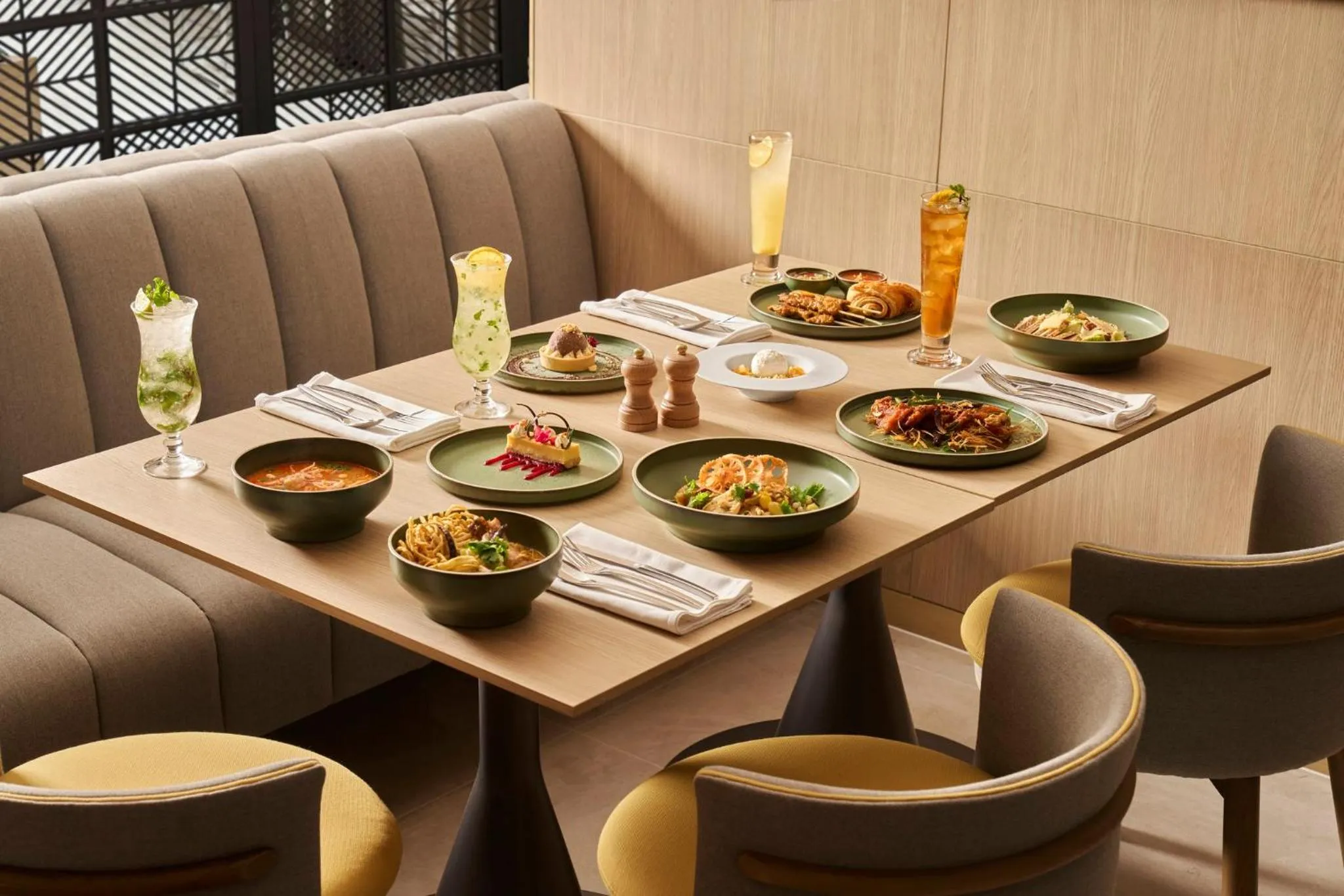 Restaurant/places to eat in Holiday Inn & Suites Vientiane by IHG