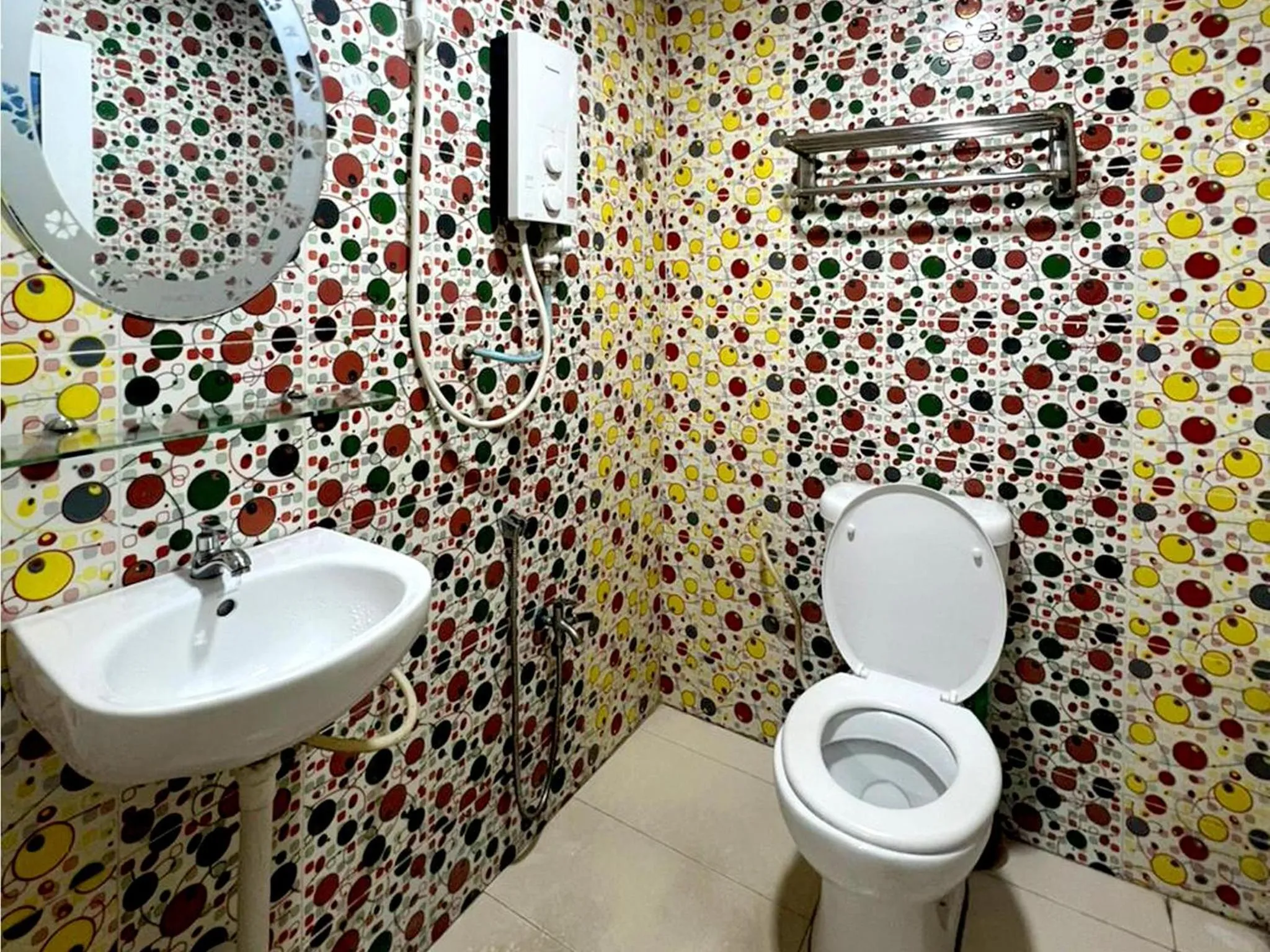 Shower in ARK Hotel Taman Samudra