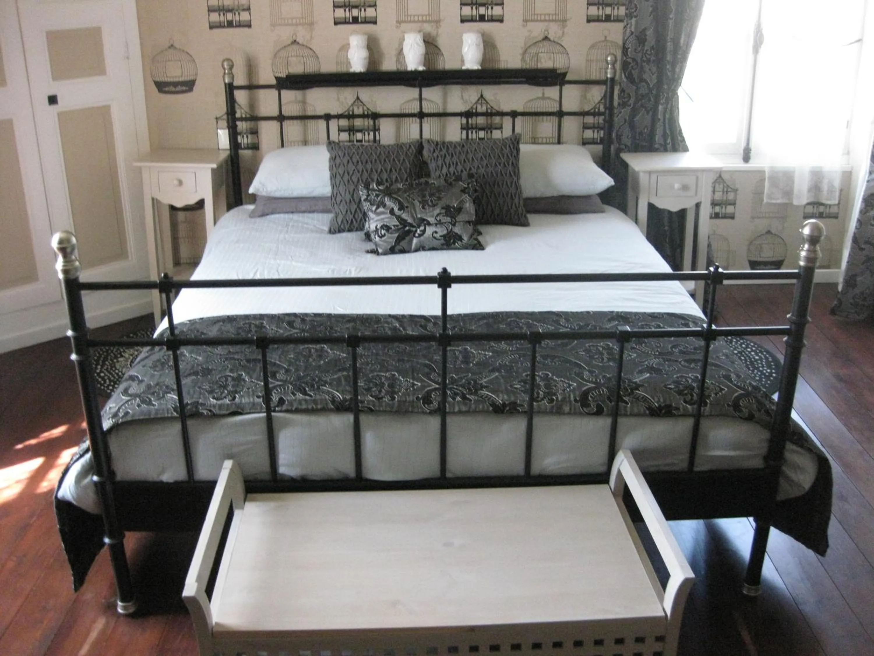 Bed in Le Petit Cochon chambre d` hotes