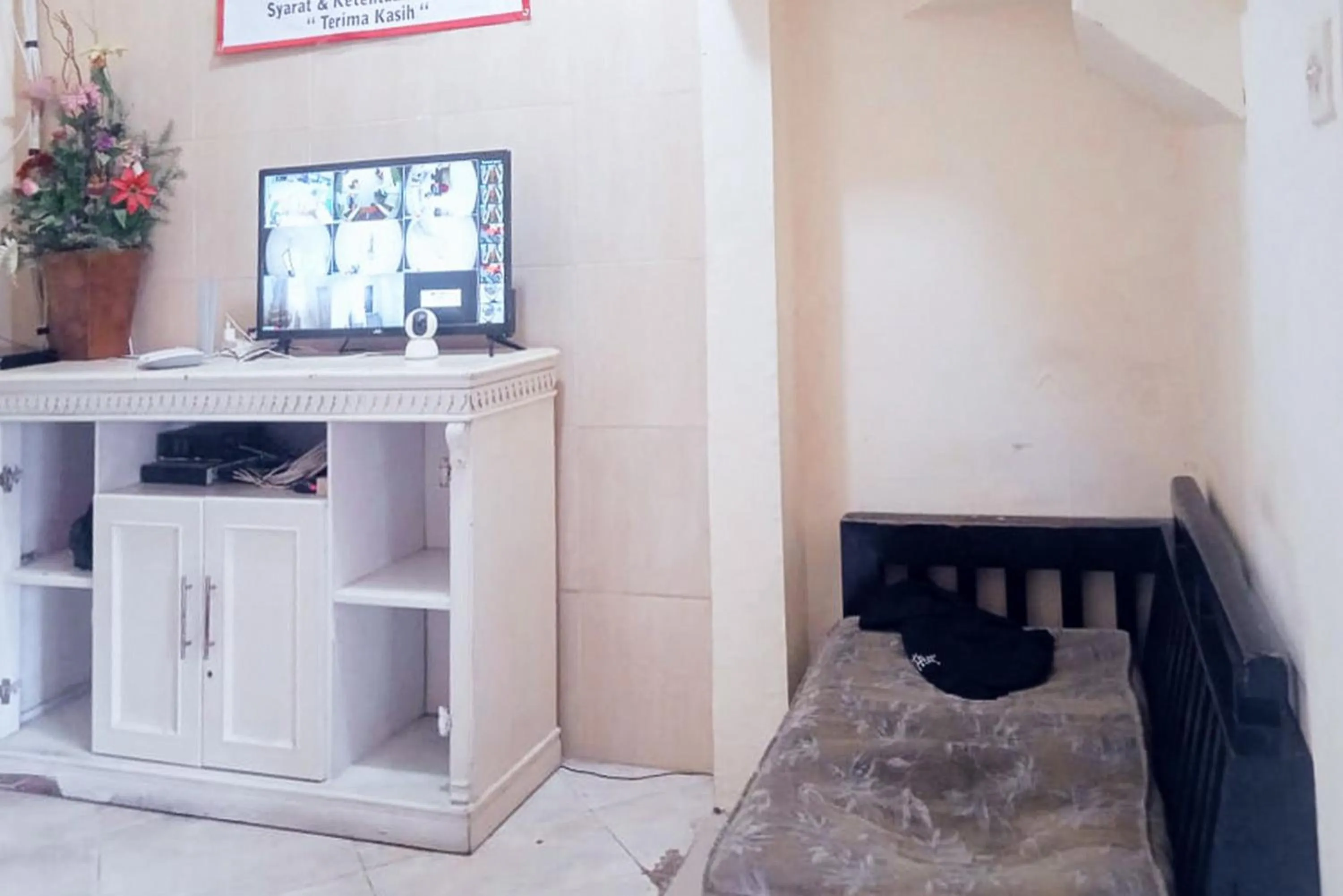 TV and multimedia in Makaliwe Mitra RedDoorz