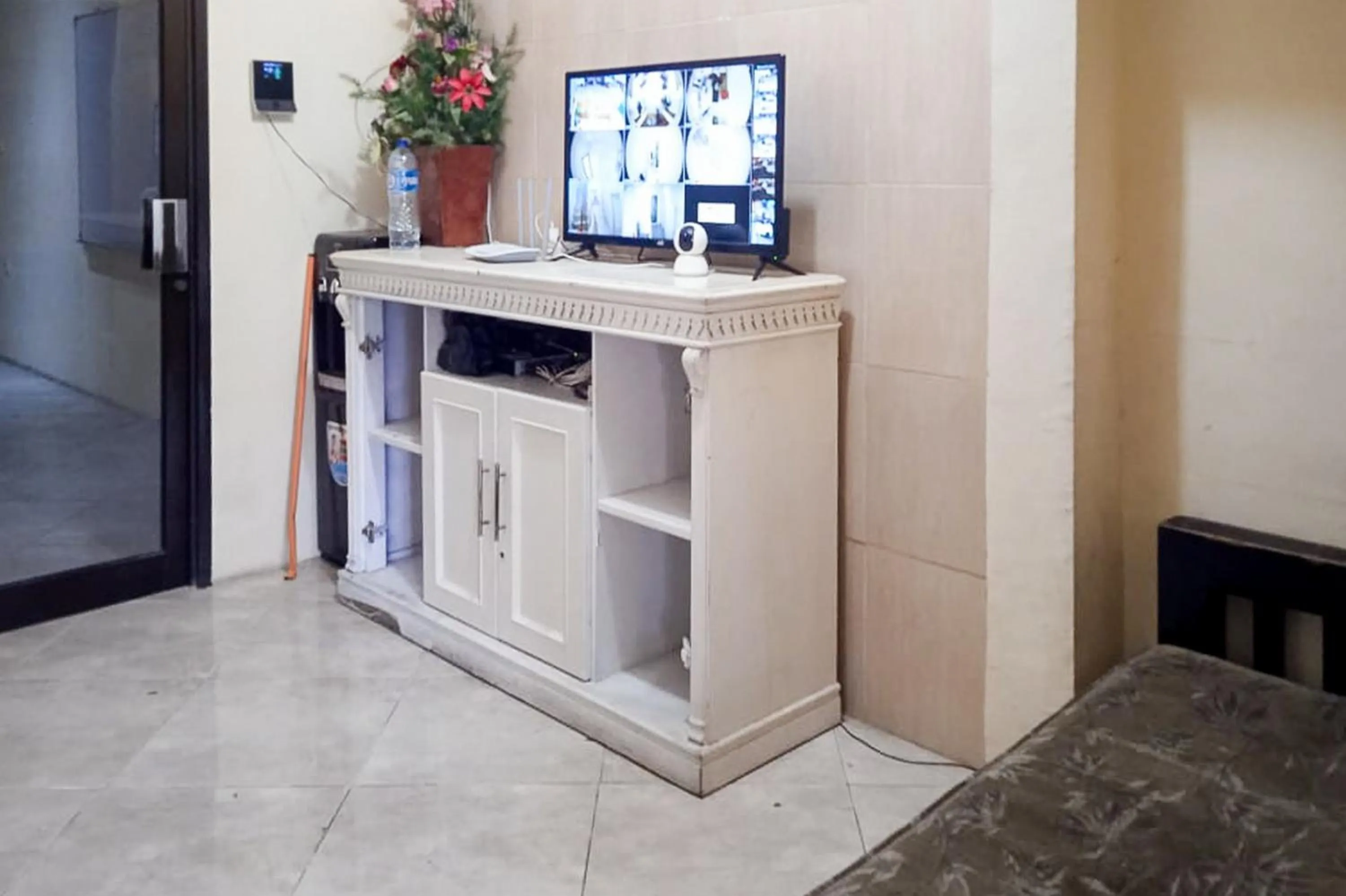 TV and multimedia in Makaliwe Mitra RedDoorz