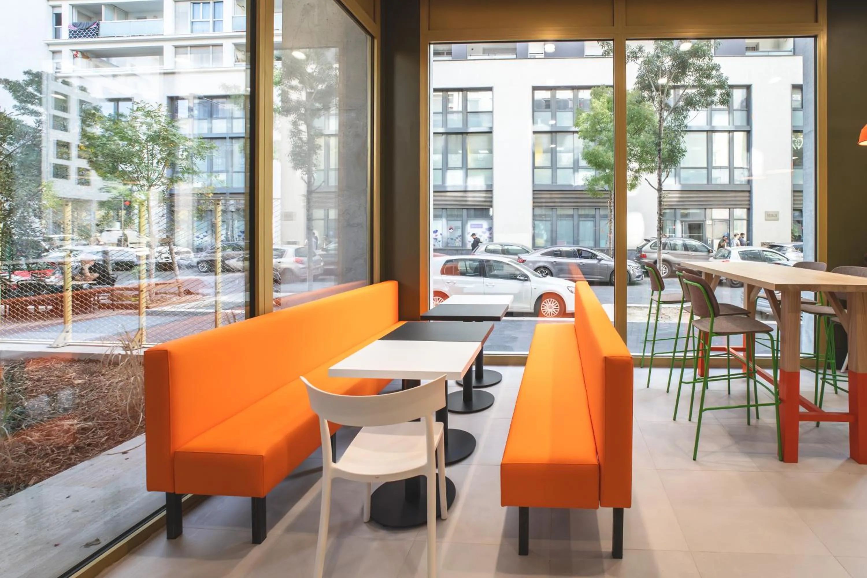 Restaurant/places to eat in easyHotel Marseille Euromed