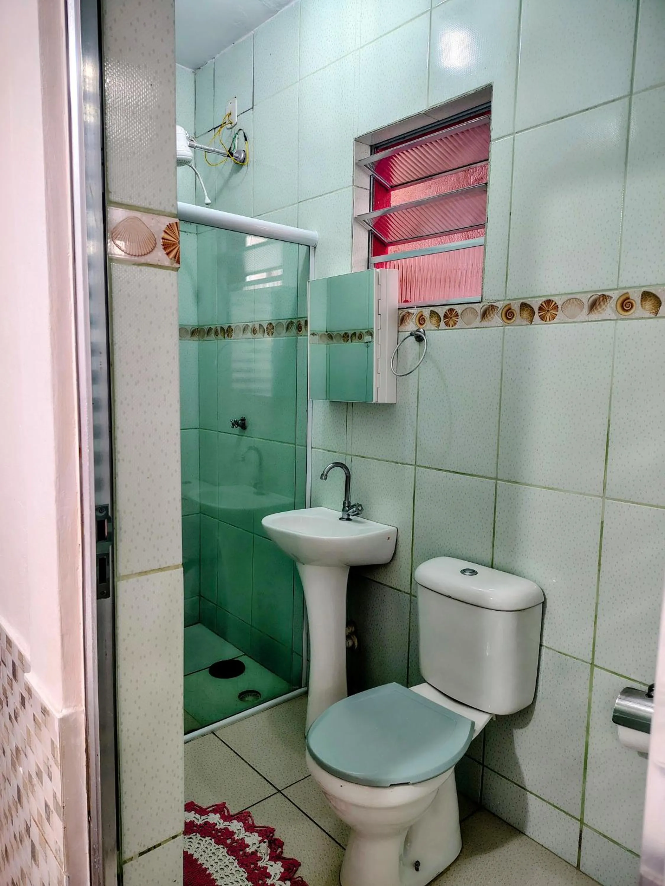 Shower in Pousada Aconchego Recanto Do Mar