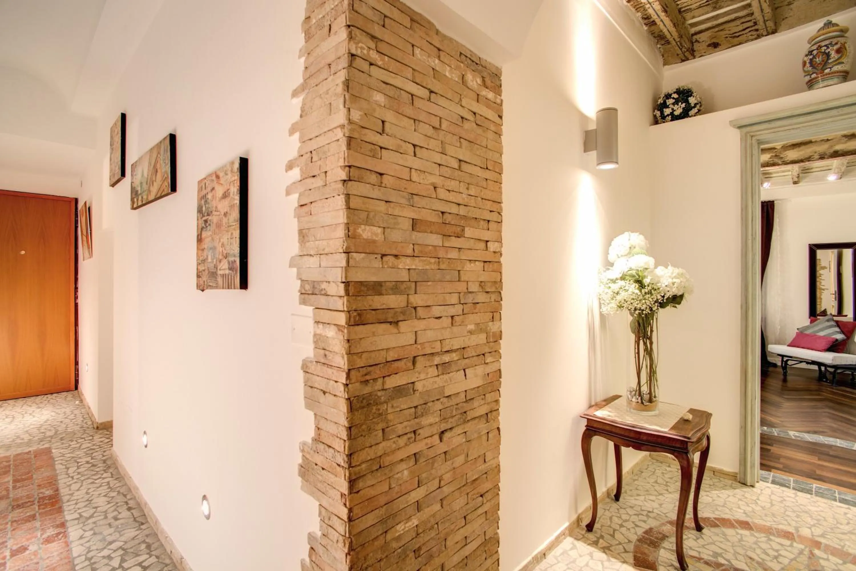 Facade/entrance, Bed in Orso Luxury Apartment