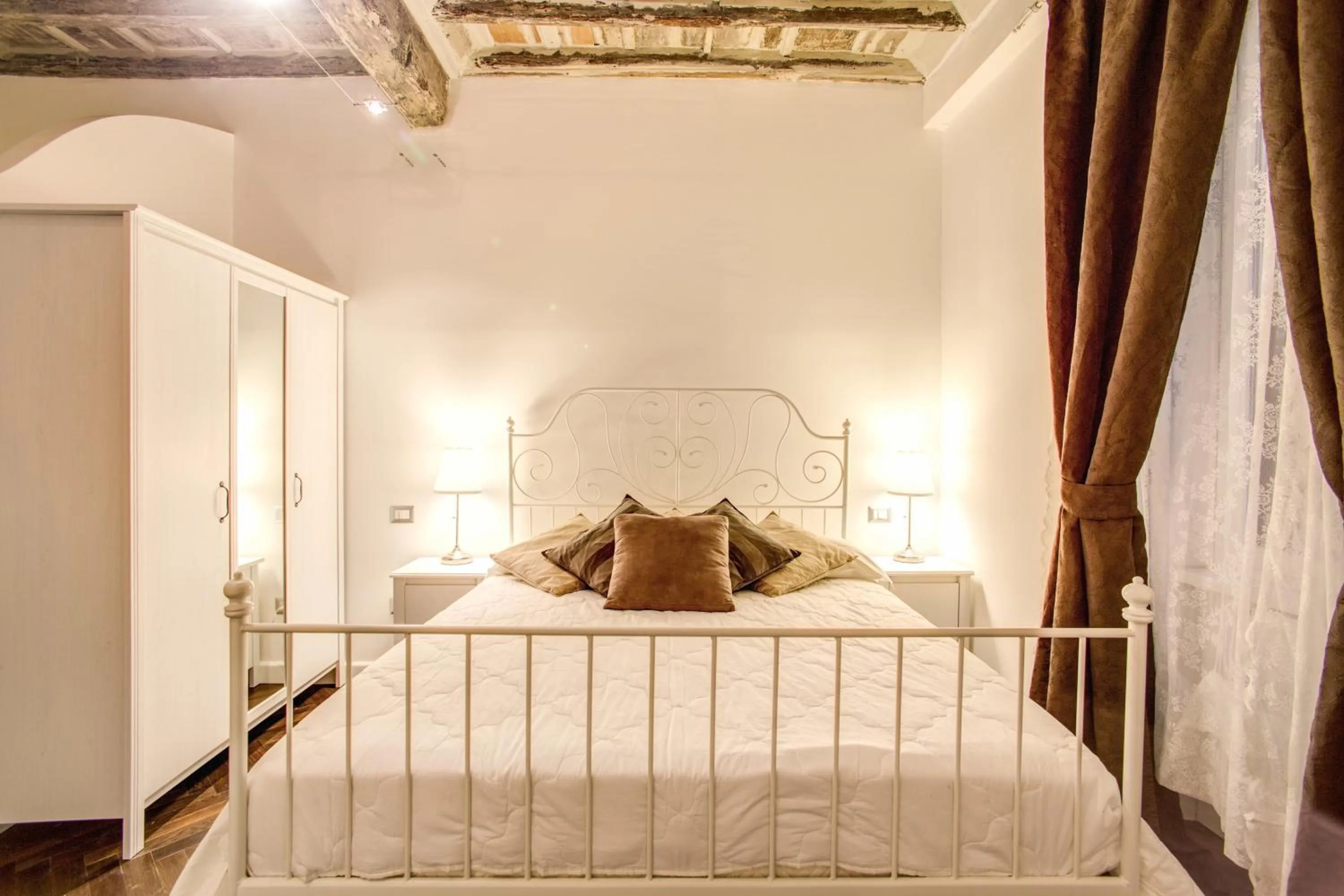Bedroom, Bed in Orso Luxury Apartment