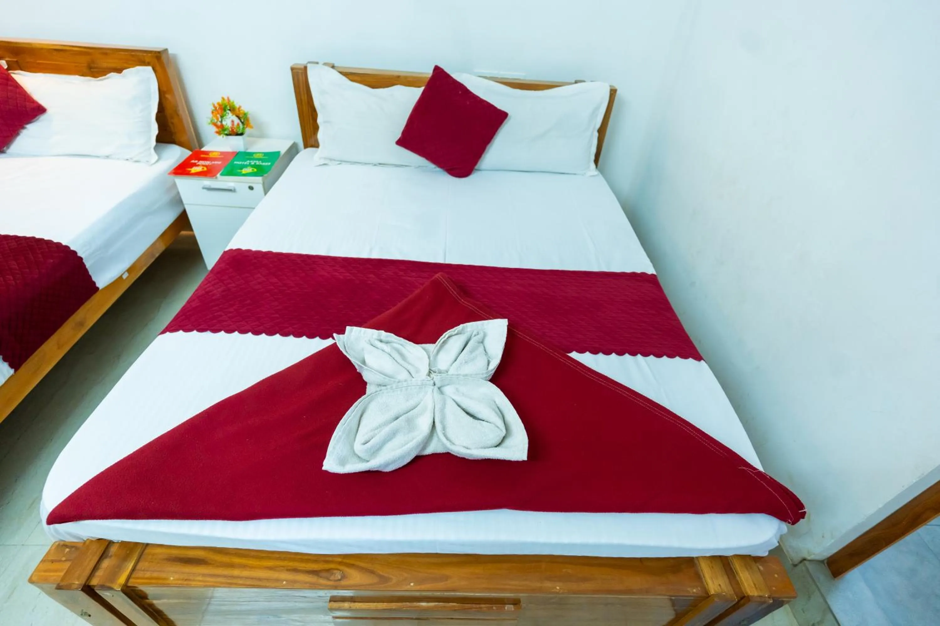 Bed in Aryas Residency- Near Isha Foundation Coimbatore & Karunya University
