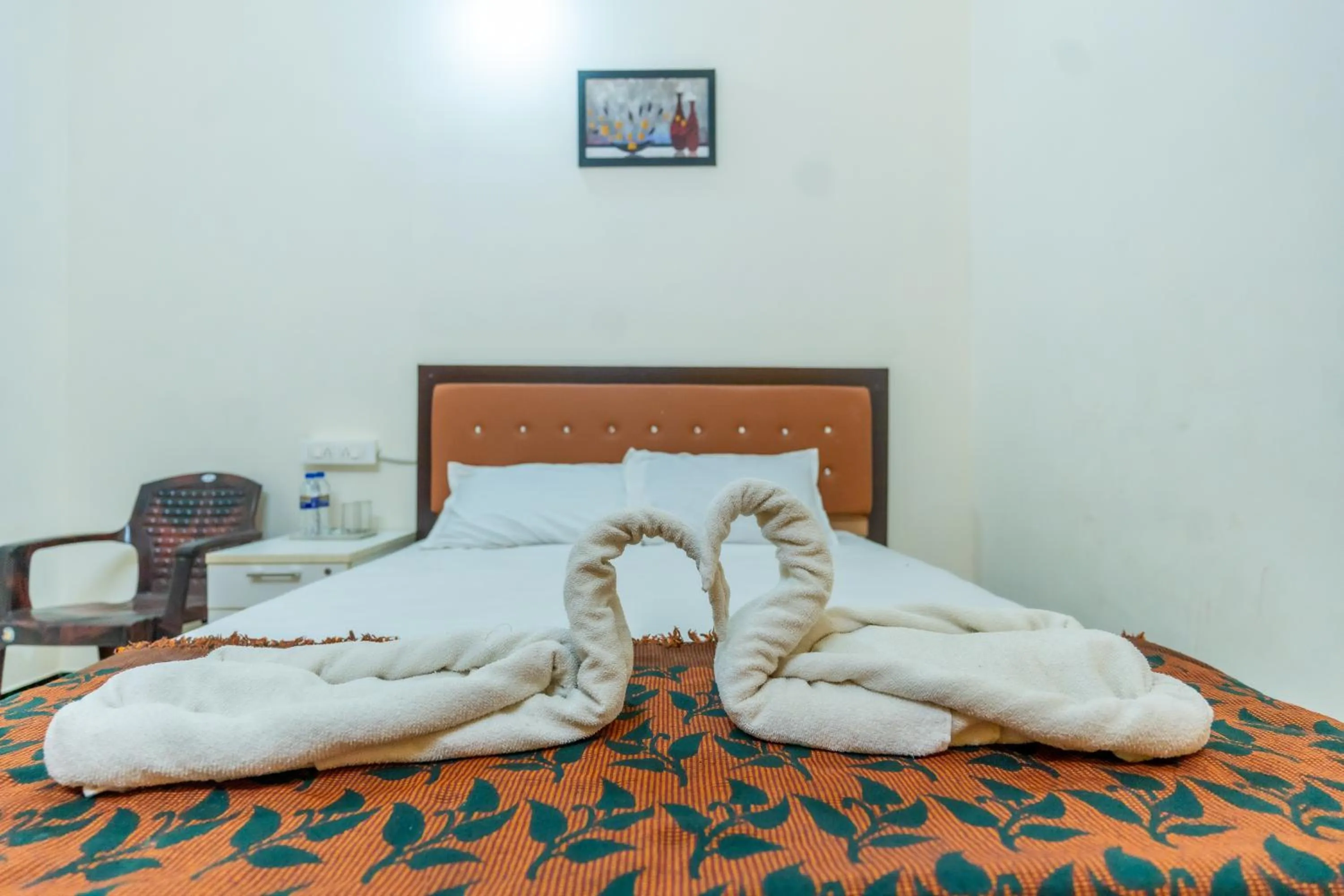 Bed in Aryas Residency- Near Isha Foundation Coimbatore & Karunya University