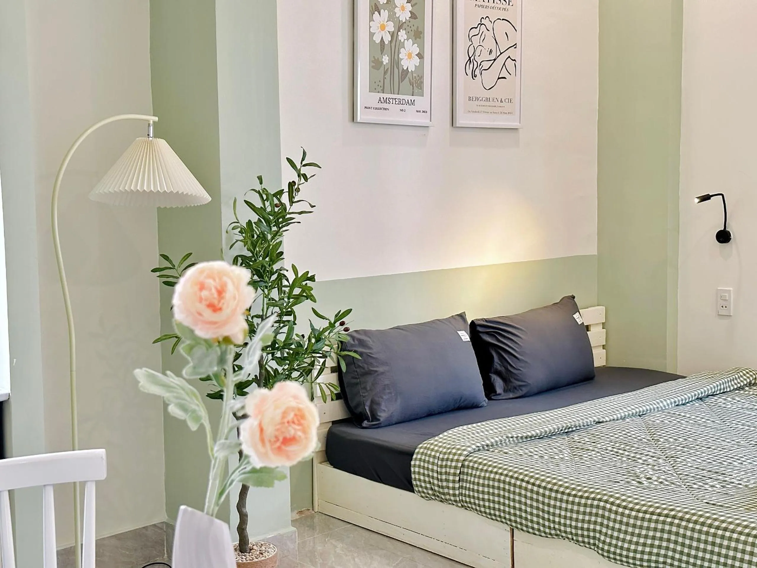 Bed in Corgi House Danang