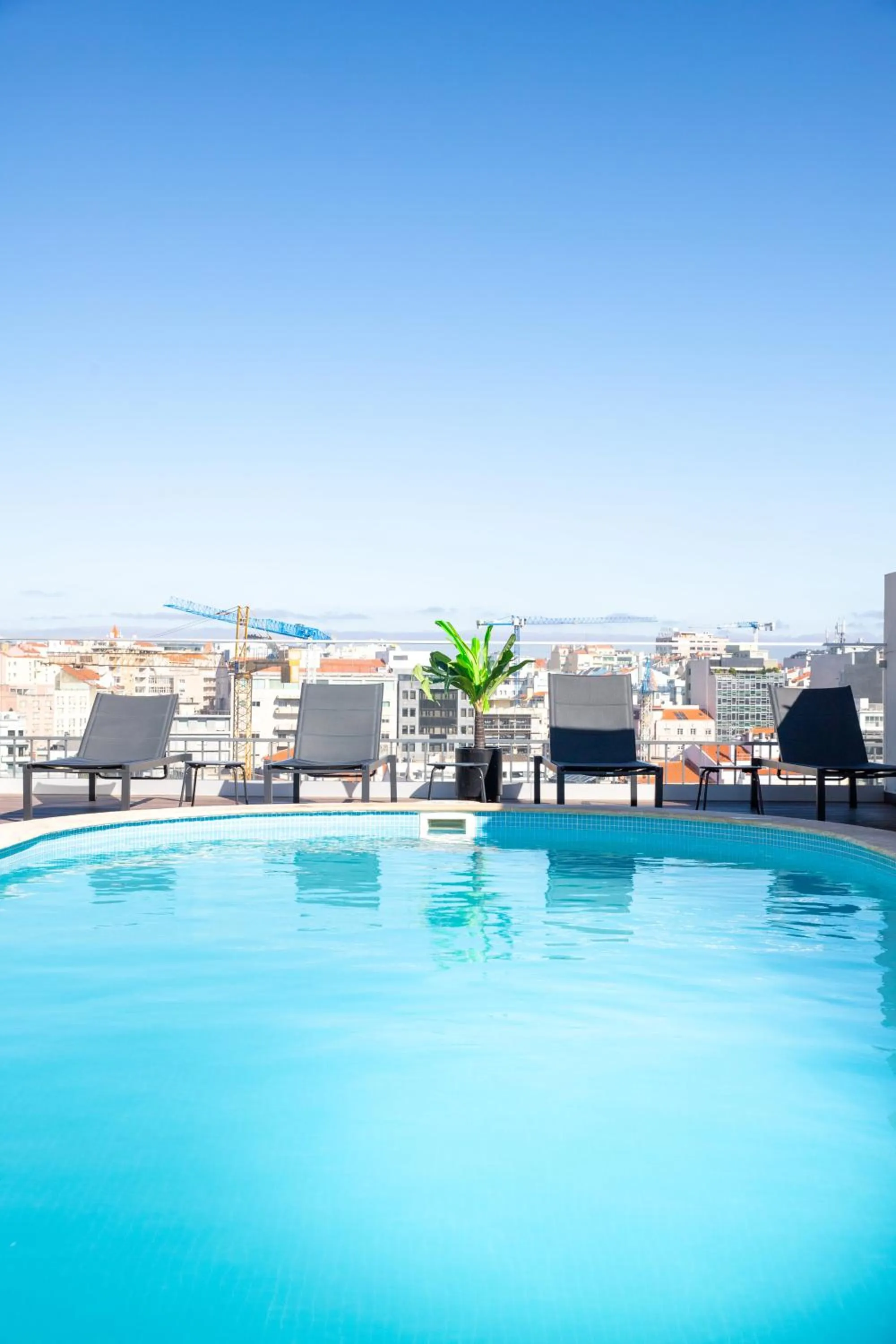 Pool view in VIP Executive Suites do Marquês Hotel