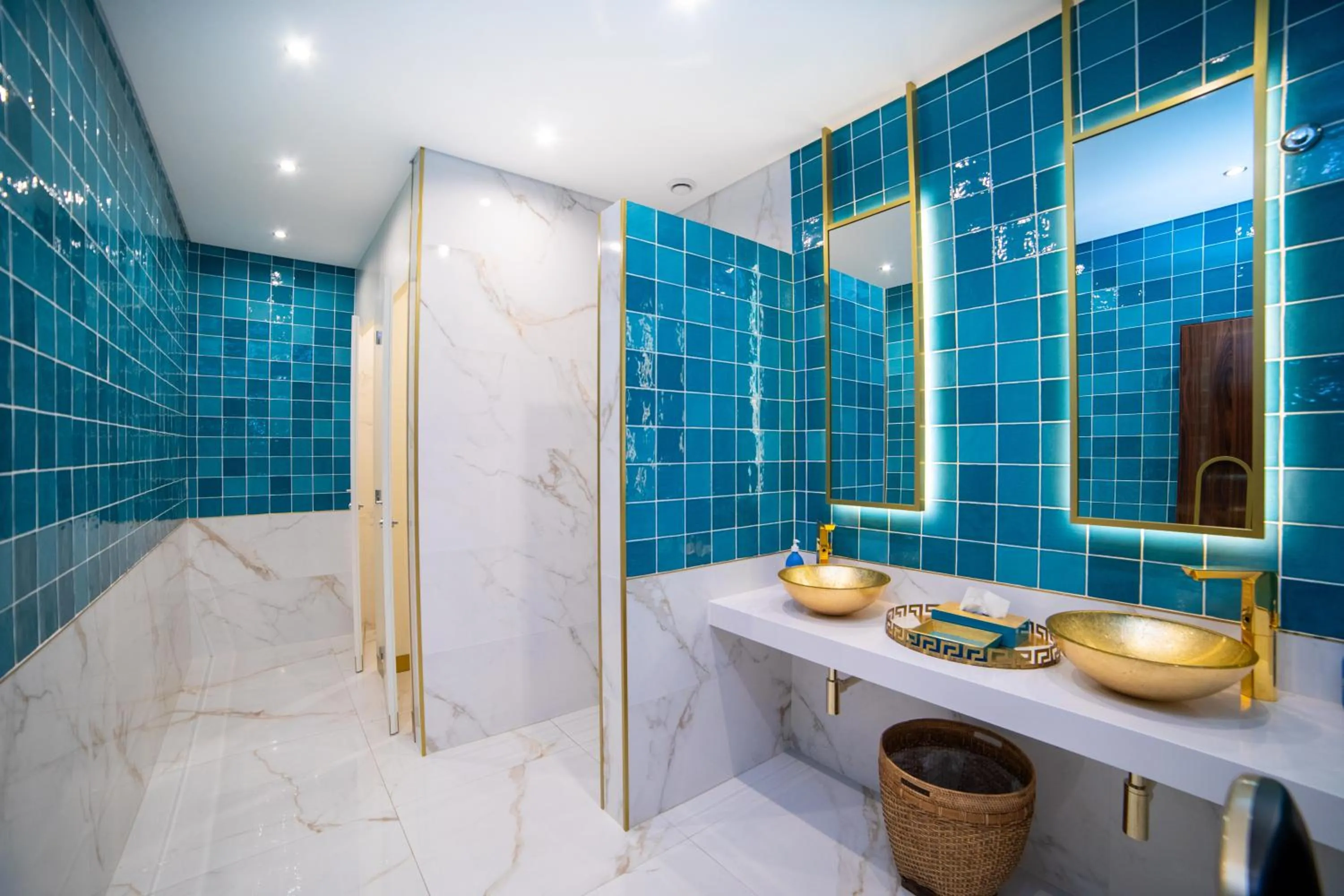 Toilet in VIP Executive Suites do Marquês Hotel