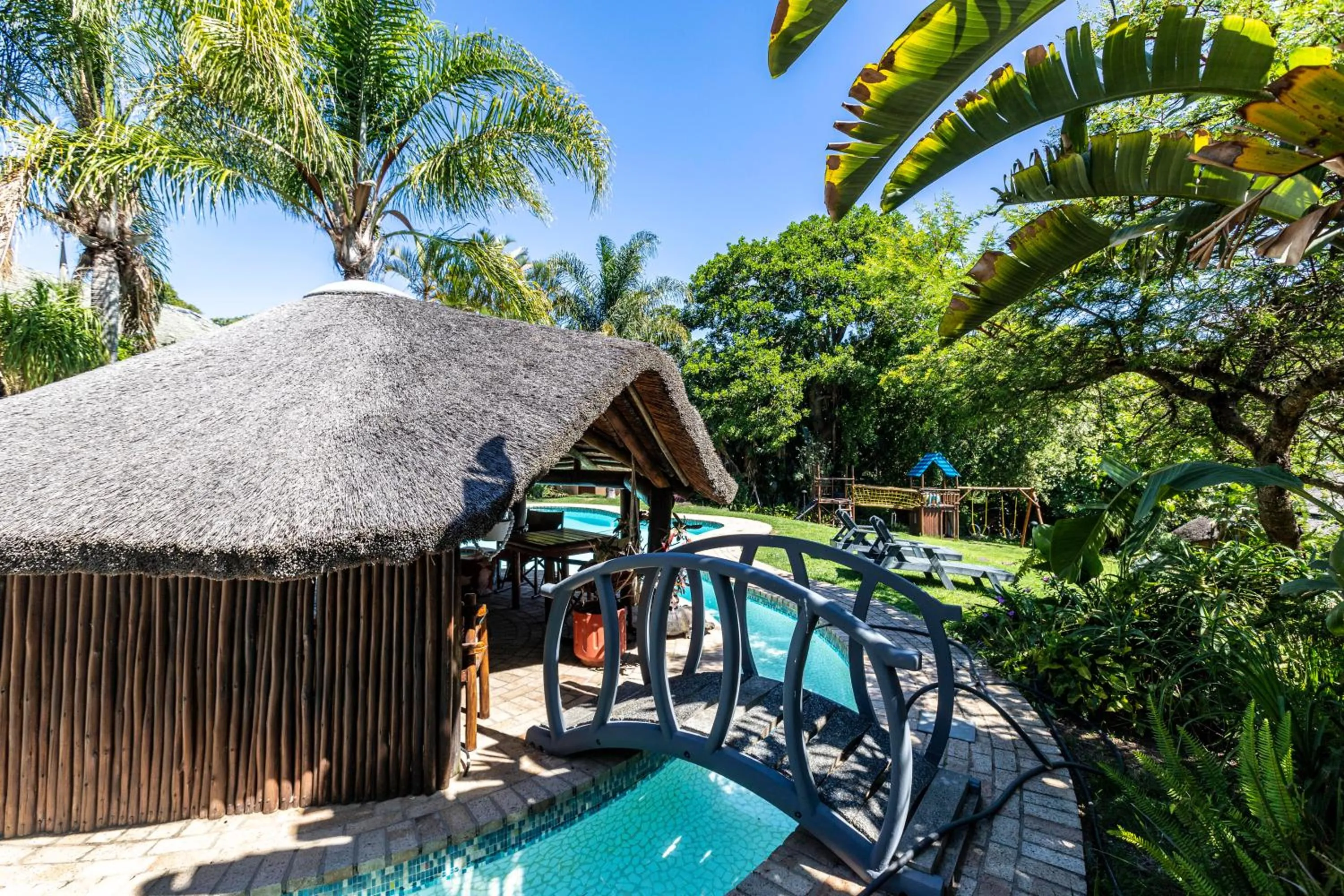 Swimming pool in Fish Eagle Manor