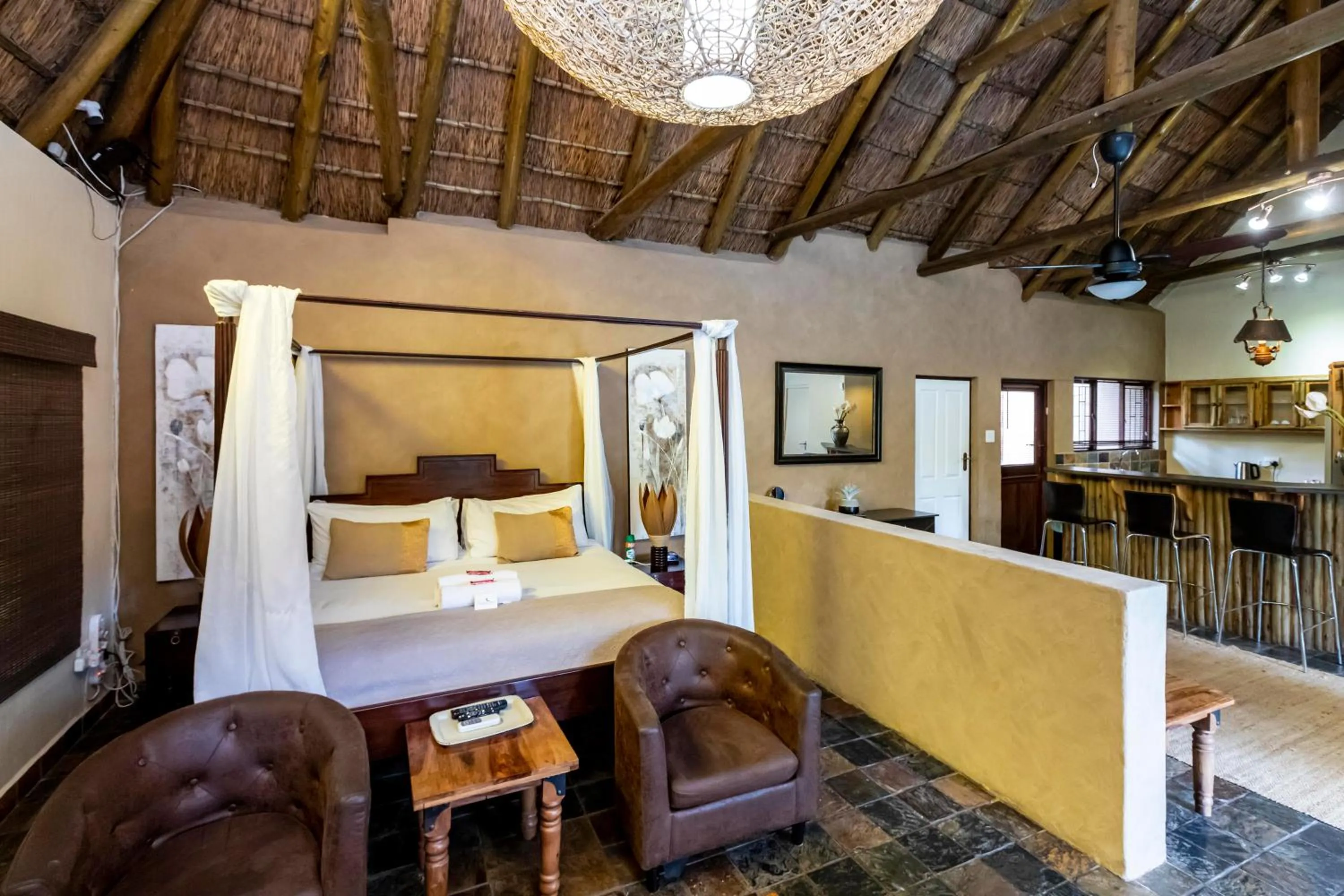 Photo of the whole room, Bed in Fish Eagle Manor