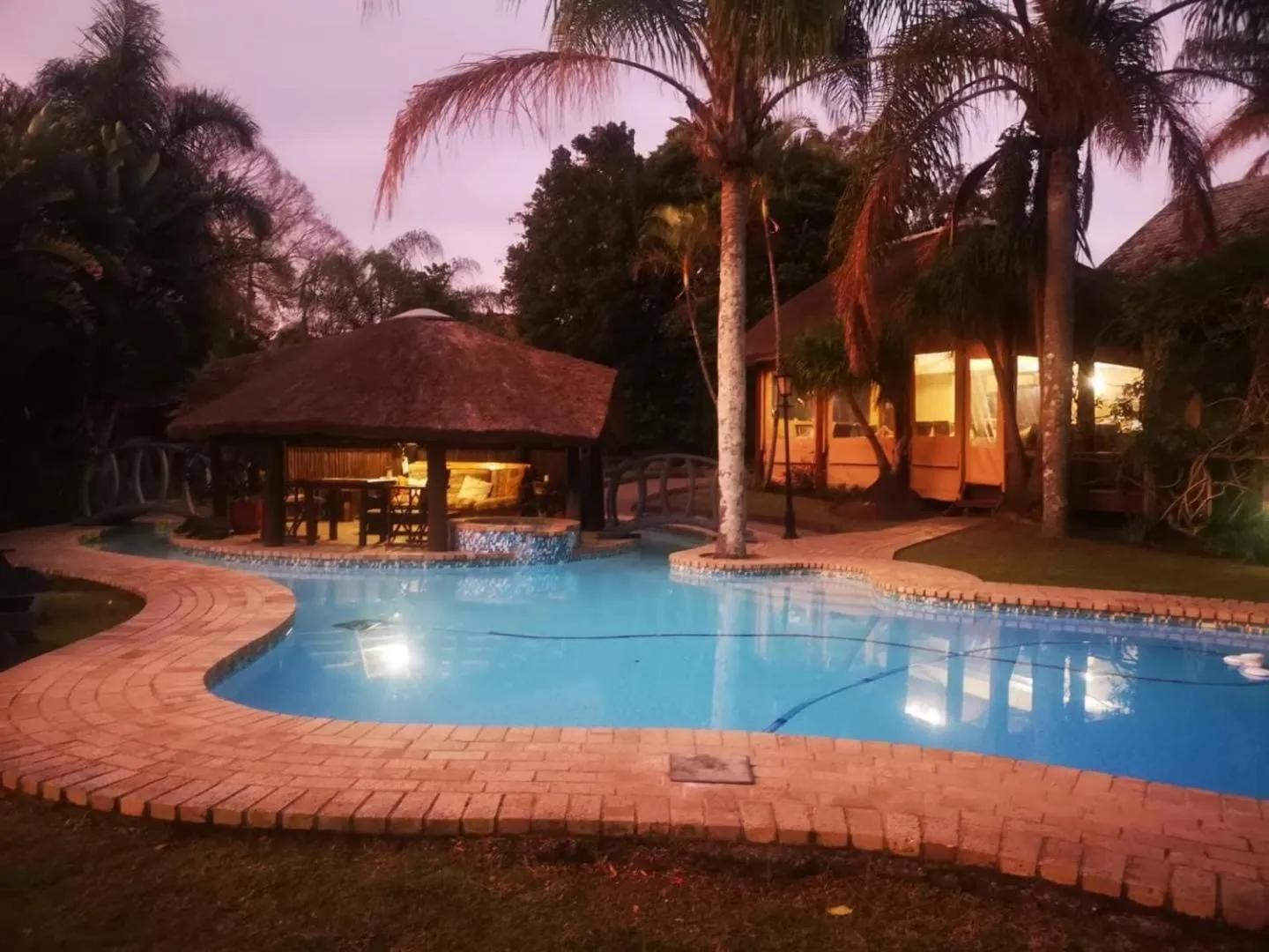 Swimming pool in Fish Eagle Manor