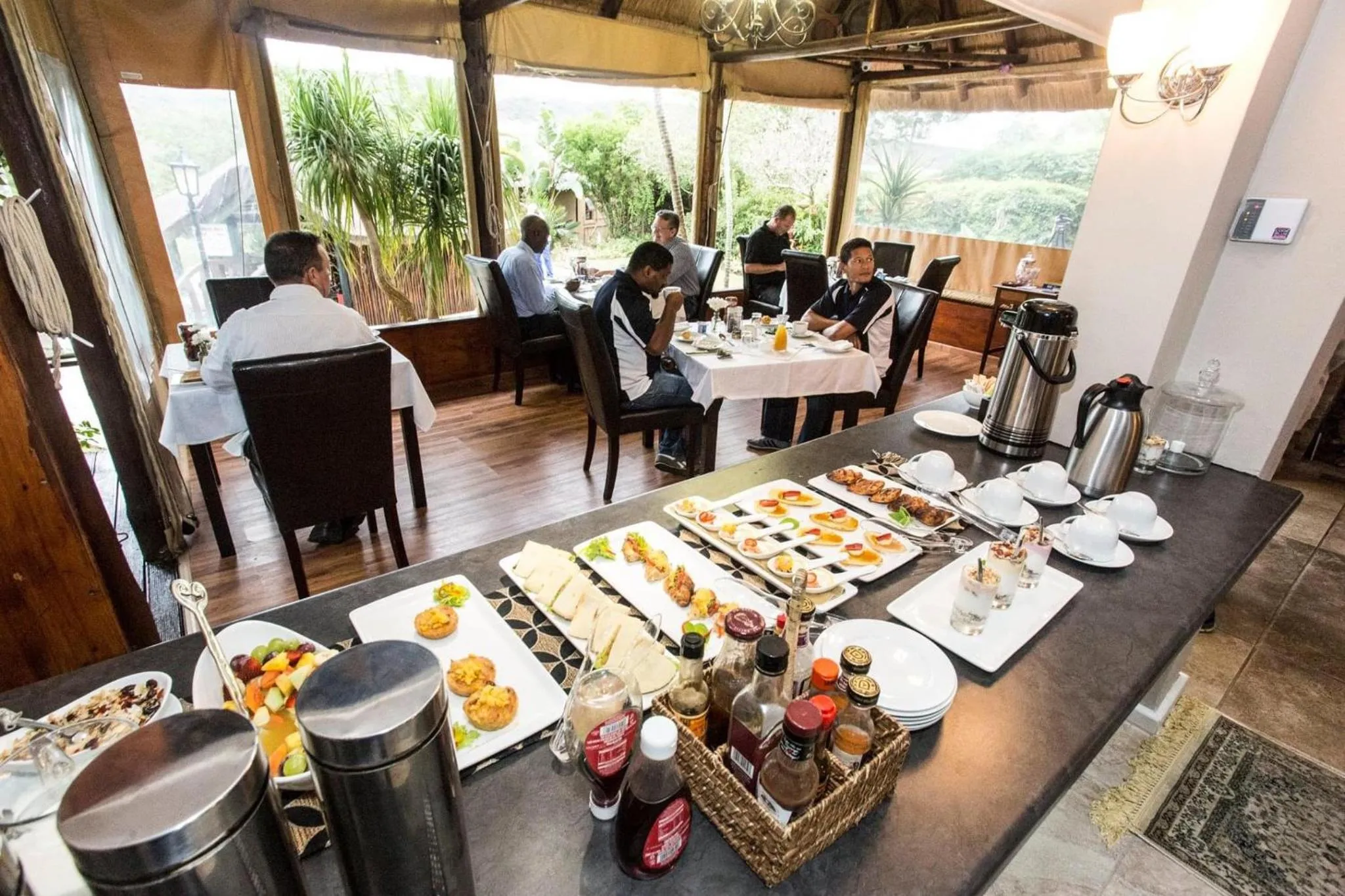 Dining area in Fish Eagle Manor