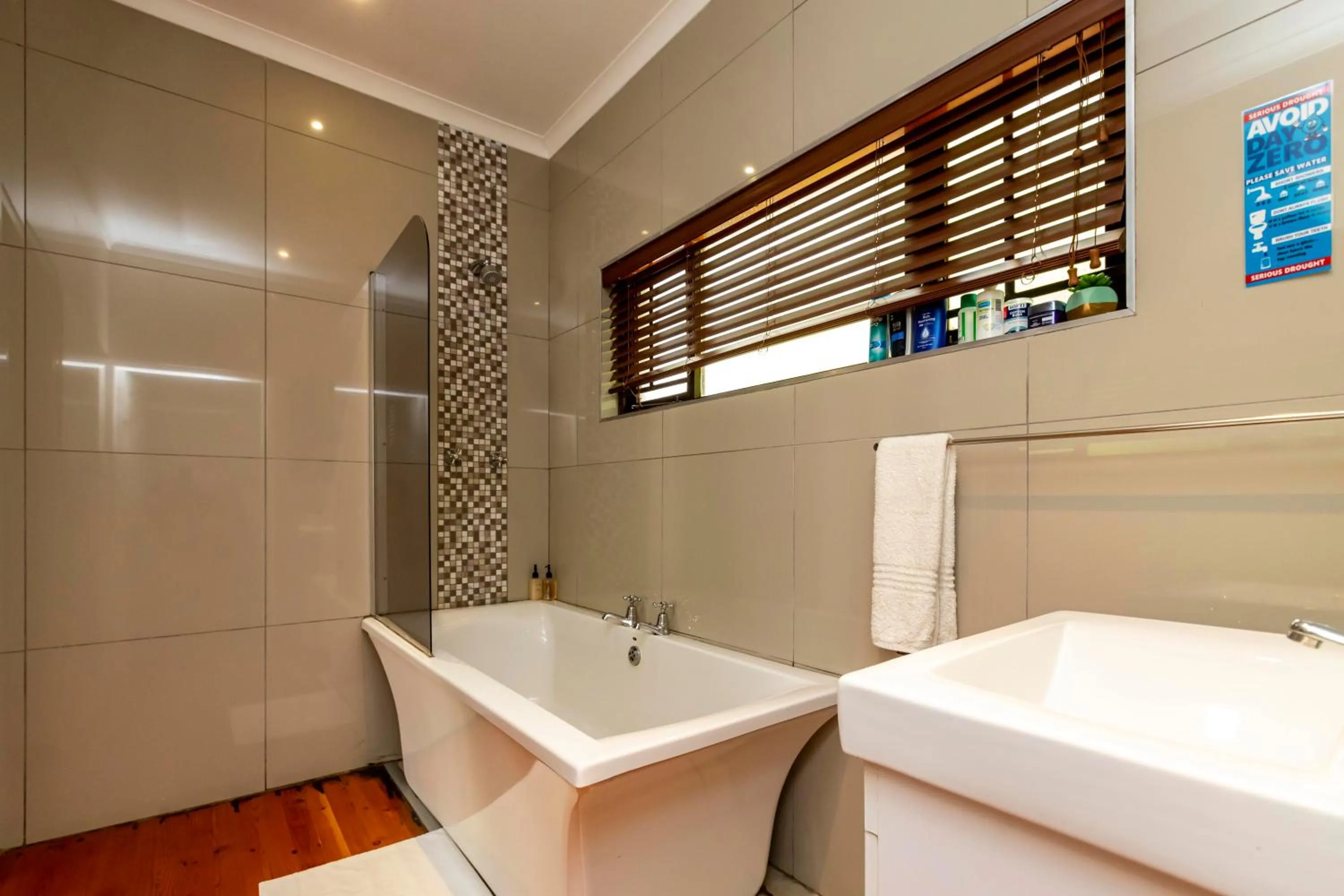 Bath in Fish Eagle Manor