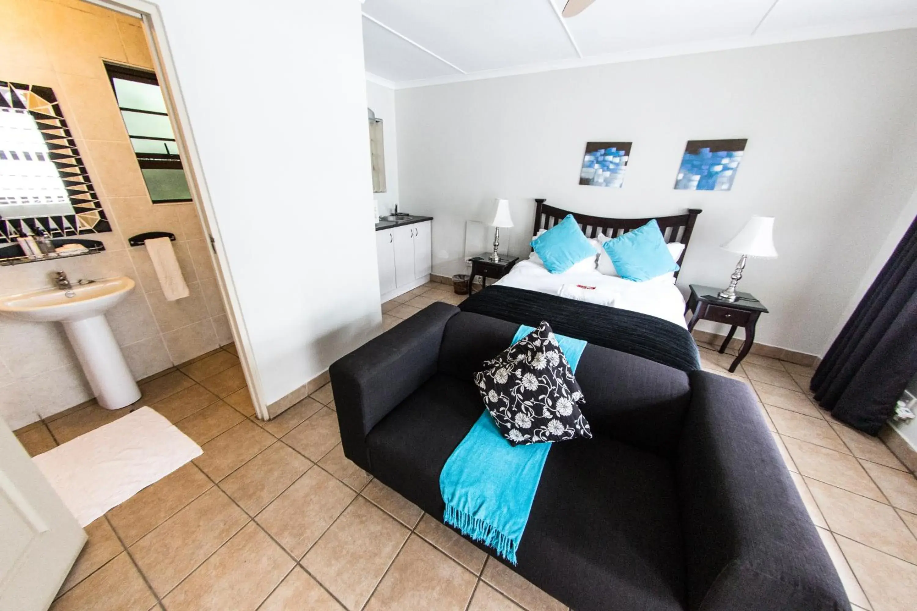 Double Room with Garden View - single occupancy in Fish Eagle Manor Double Room with Garden View - single occupancy in Fish Eagle Manor