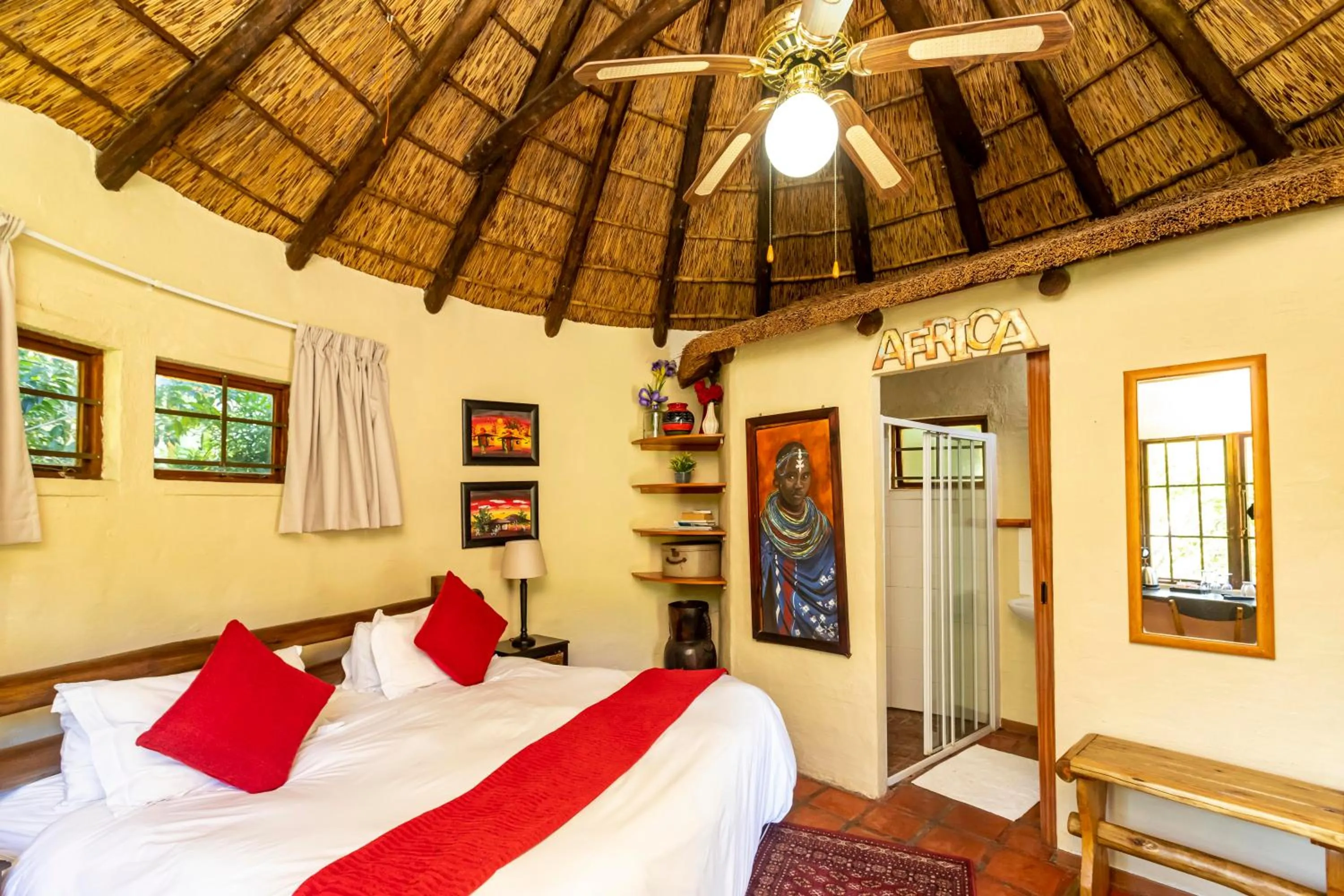 Bedroom, Bed in Fish Eagle Manor