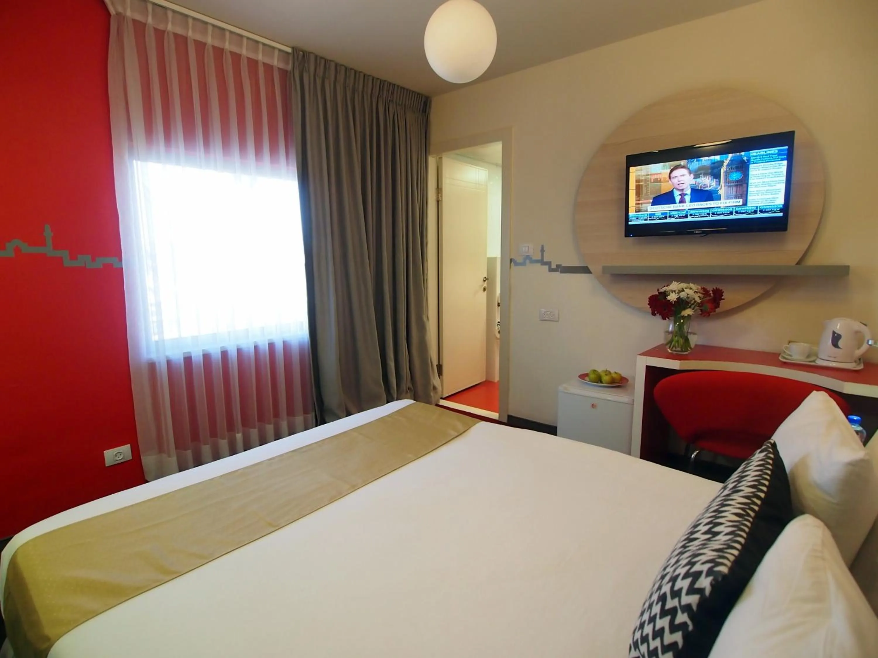Photo of the whole room, Bed in Grand Park Hotel Jerusalem