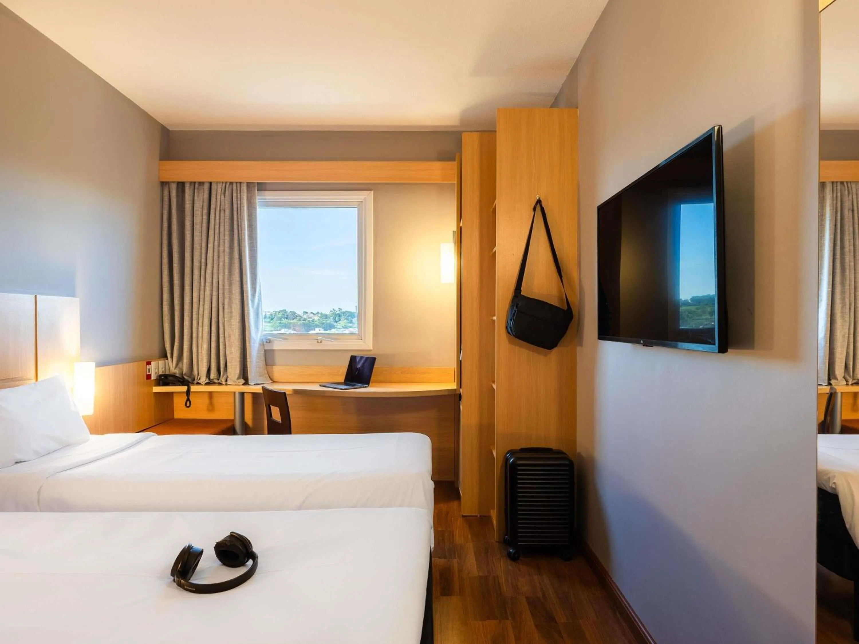 Bedroom, Bed in ibis Ourinhos