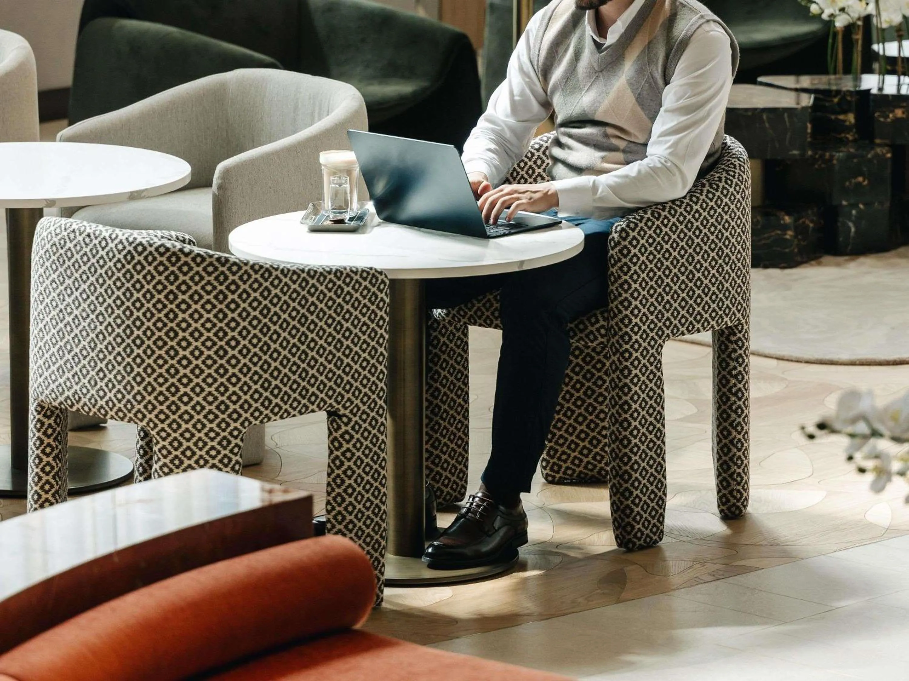 Restaurant/places to eat in Pullman Dubai Jumeirah Lakes Towers