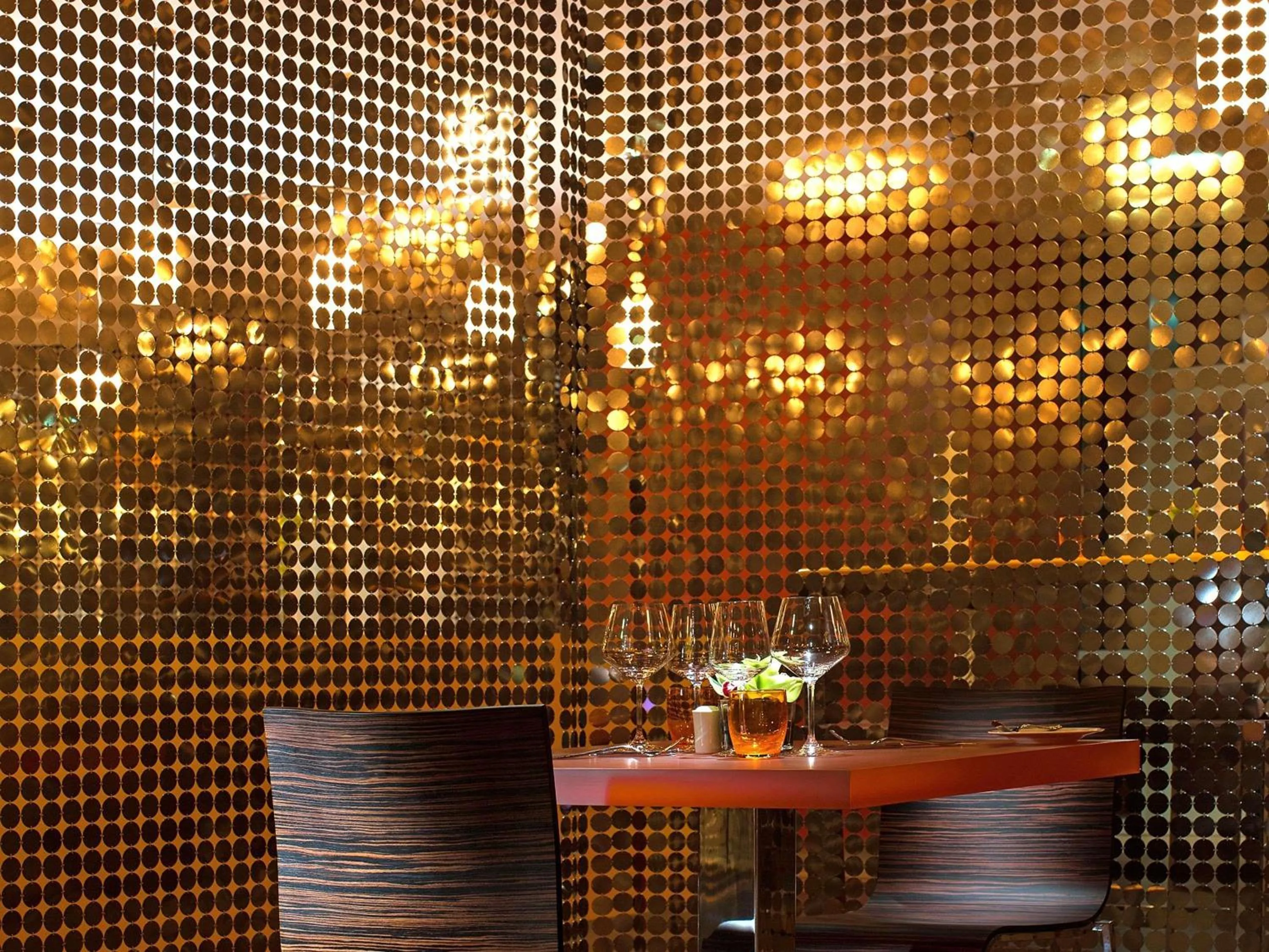 Restaurant/places to eat in Pullman Dubai Jumeirah Lakes Towers