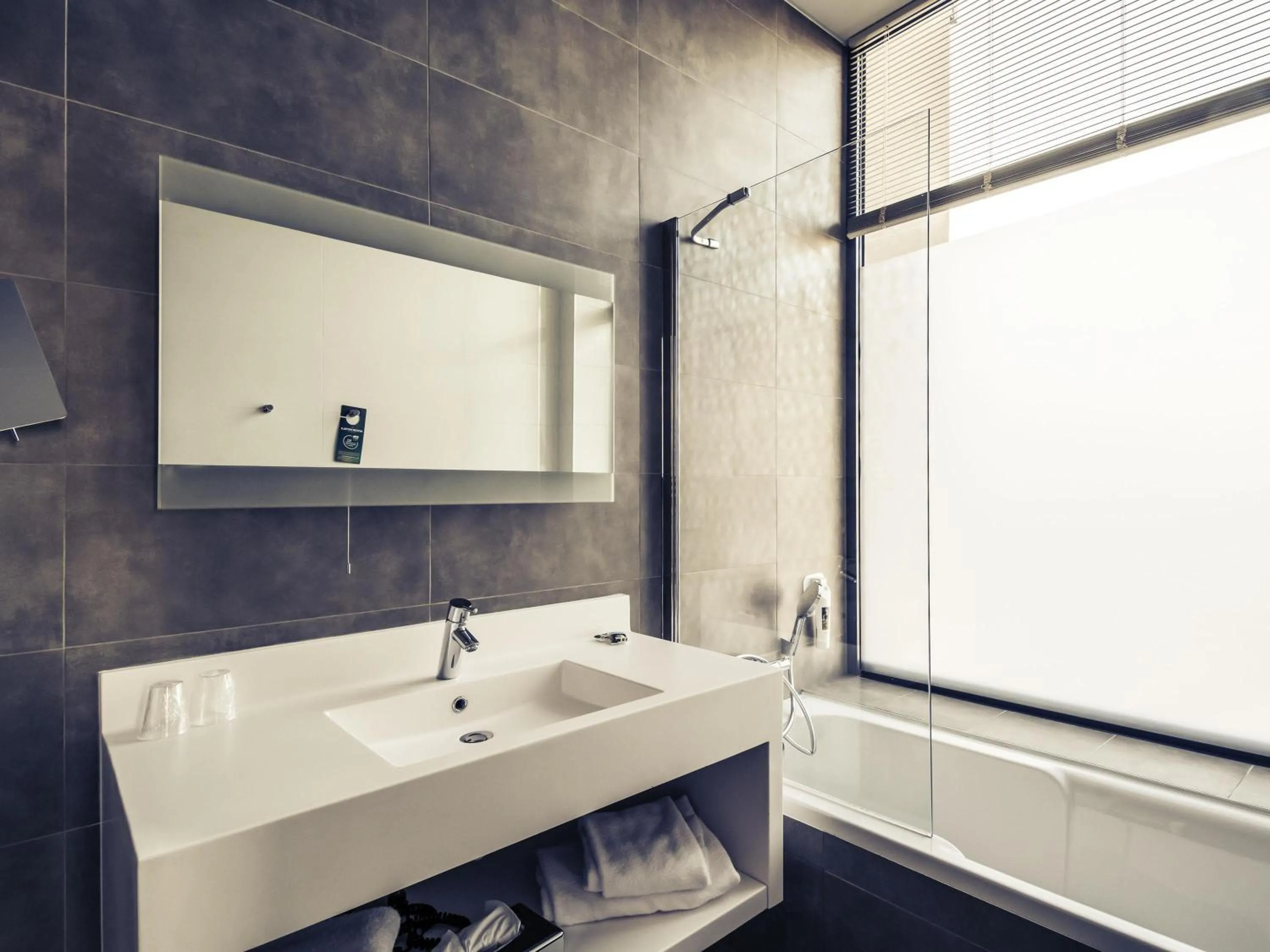 Bedroom in Mercure Cherbourg Centre Port