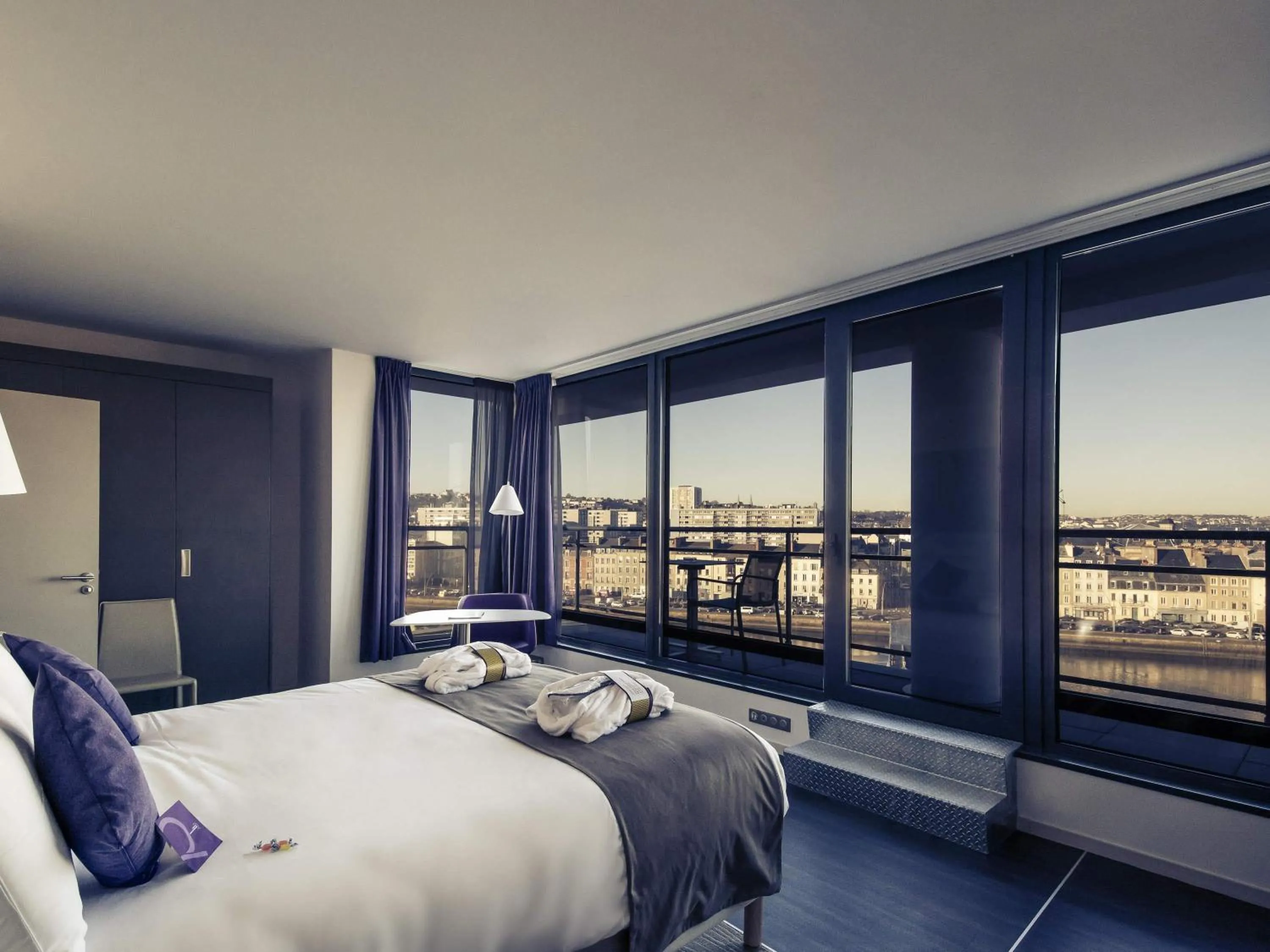 Bedroom, Bed in Mercure Cherbourg Centre Port