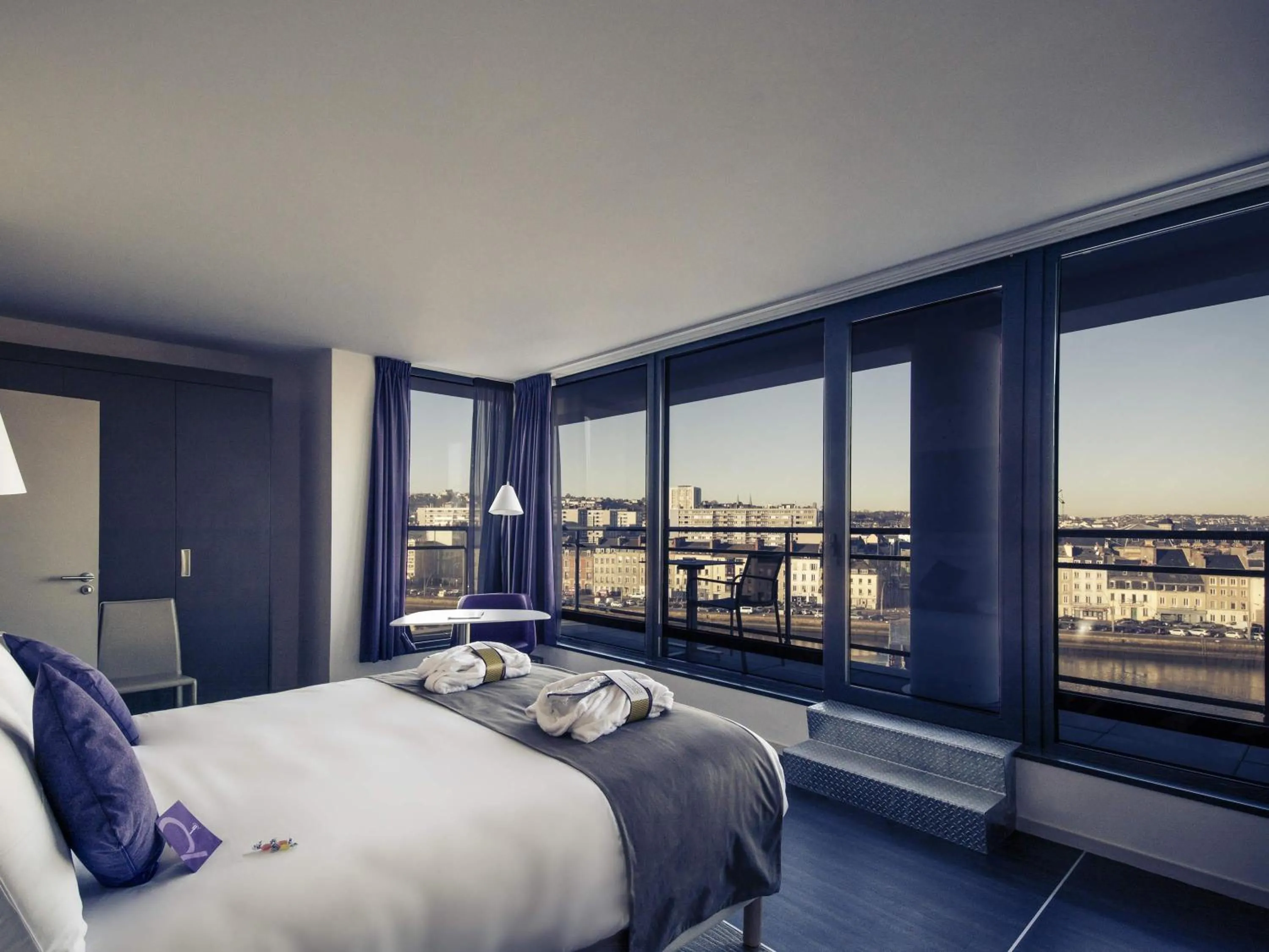 Bedroom, Bed in Mercure Cherbourg Centre Port