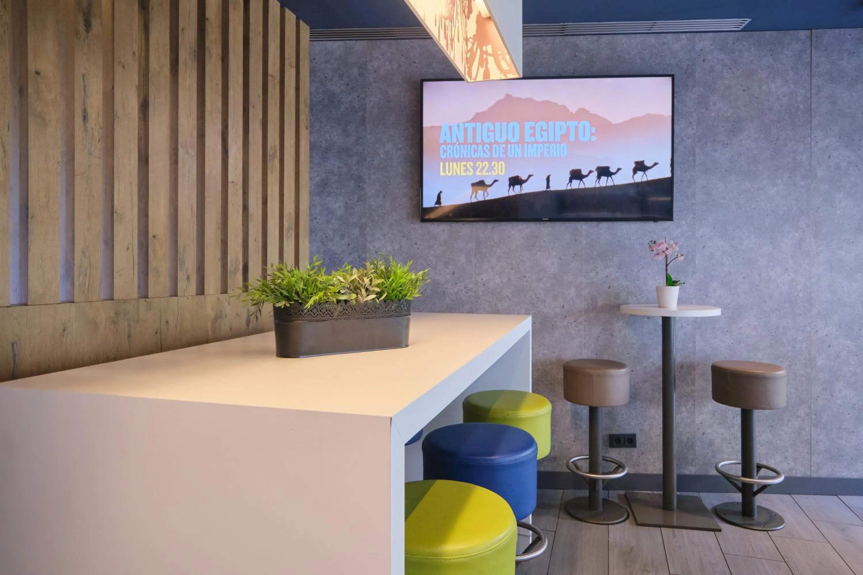 Dining area in Ibis Budget Madrid Calle 30