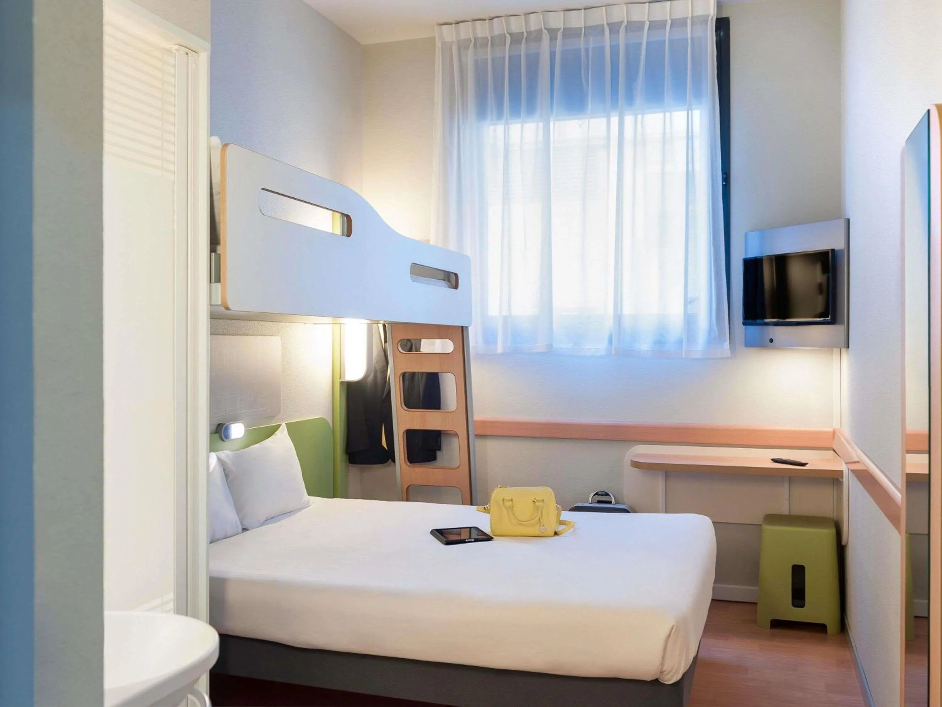Bedroom, Bed in Ibis Budget Madrid Calle 30