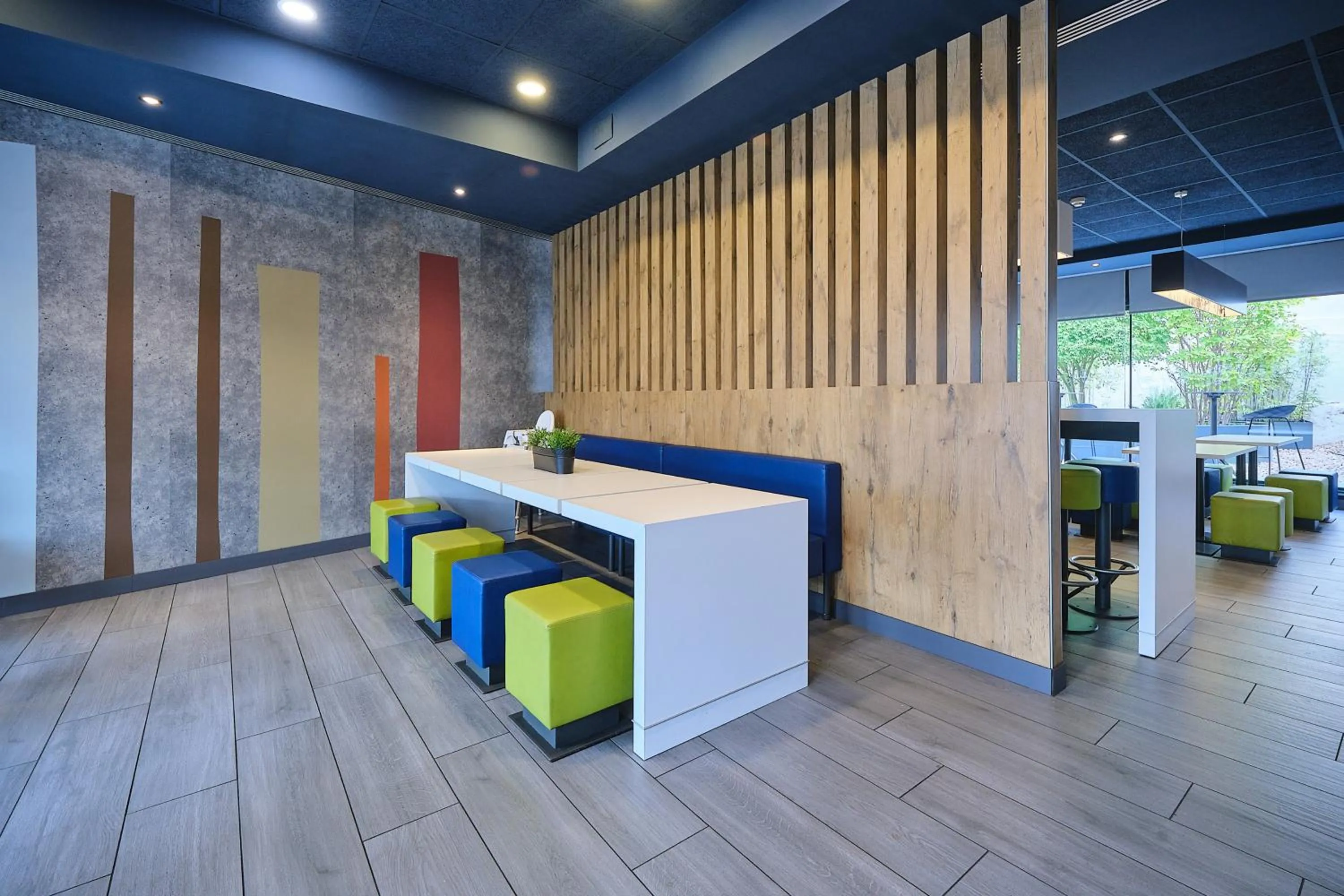 Dining area in Ibis Budget Madrid Calle 30